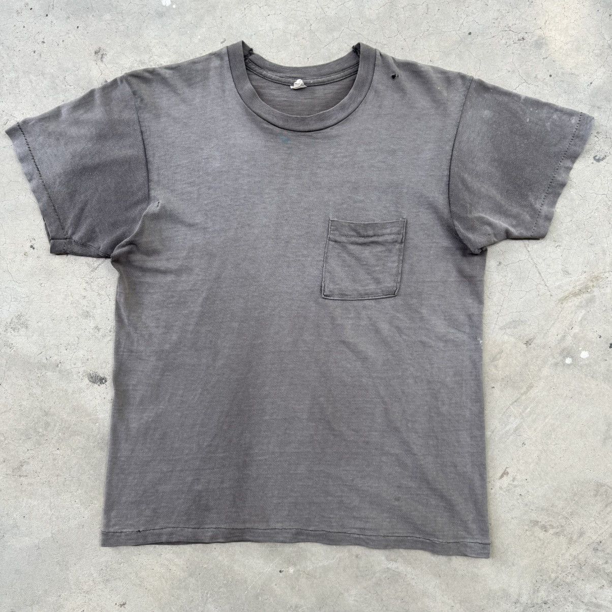 Fruit Of The Loom × Vintage Vintage70’s Fruit of the loom Black Faded Pocket Tee Size US L / EU 52-54 / 3 - 1 Thumbnail