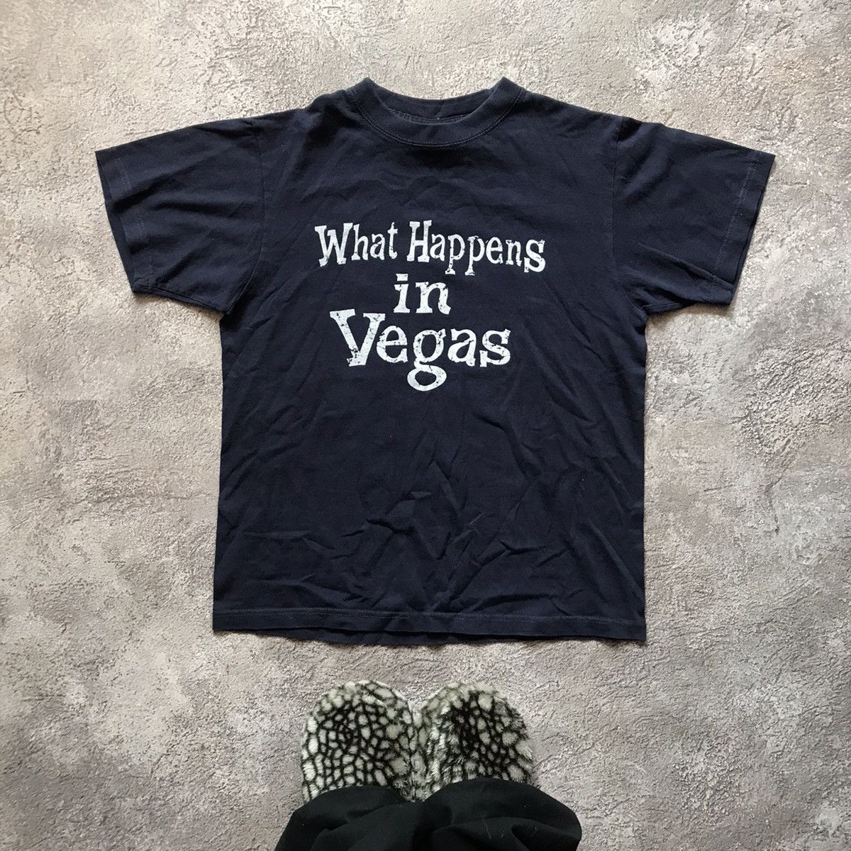 Vintage Vintage Y2K What Happens In Vegas Graphic Tee Streetwear S Size US S / EU 44-46 / 1 - 1 Thumbnail