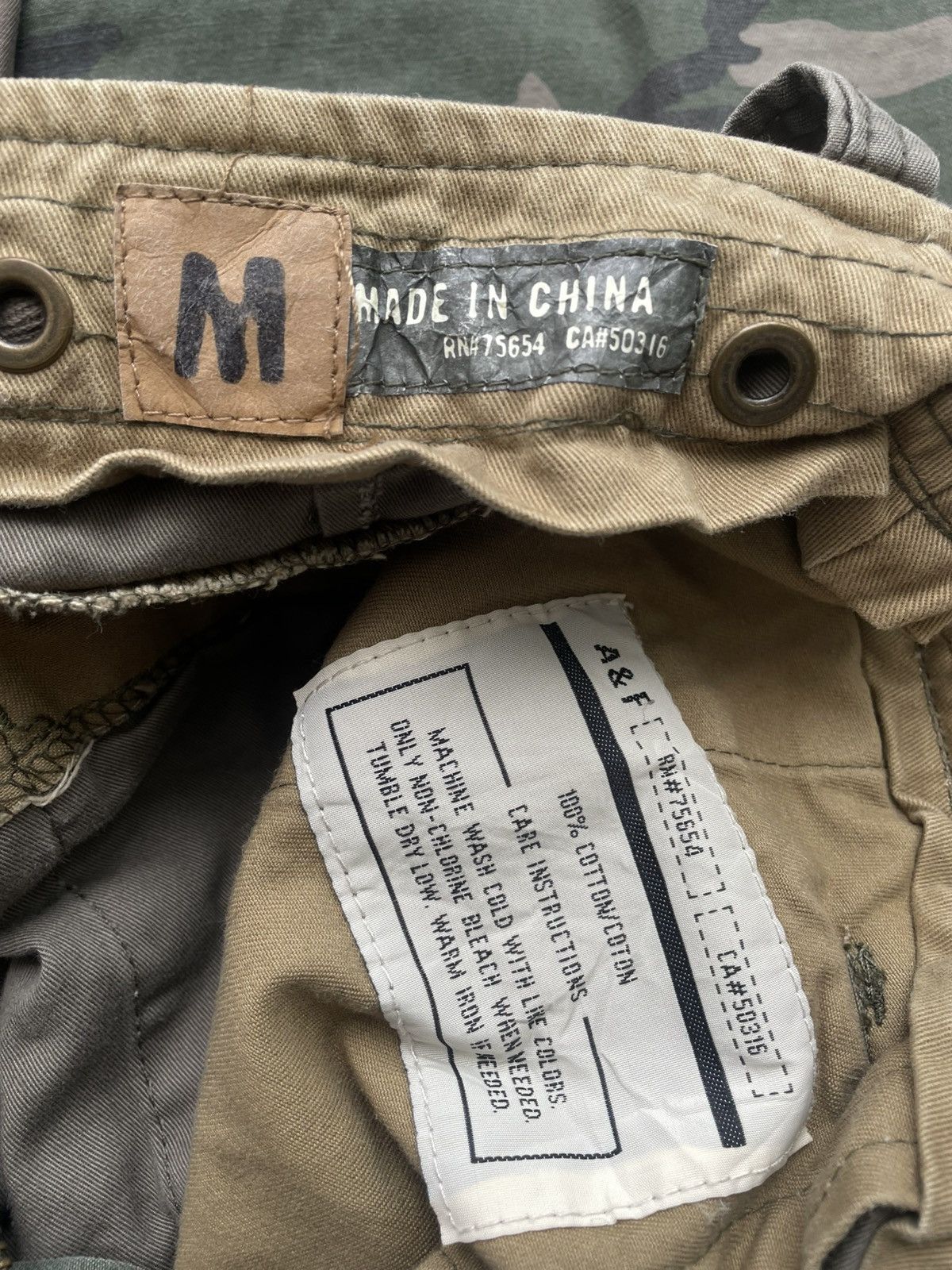 Abercrombie & Fitch Vintage 00's Abercrombie & Fitch Camo Cargo Pants Size US 35 - 12 Thumbnail