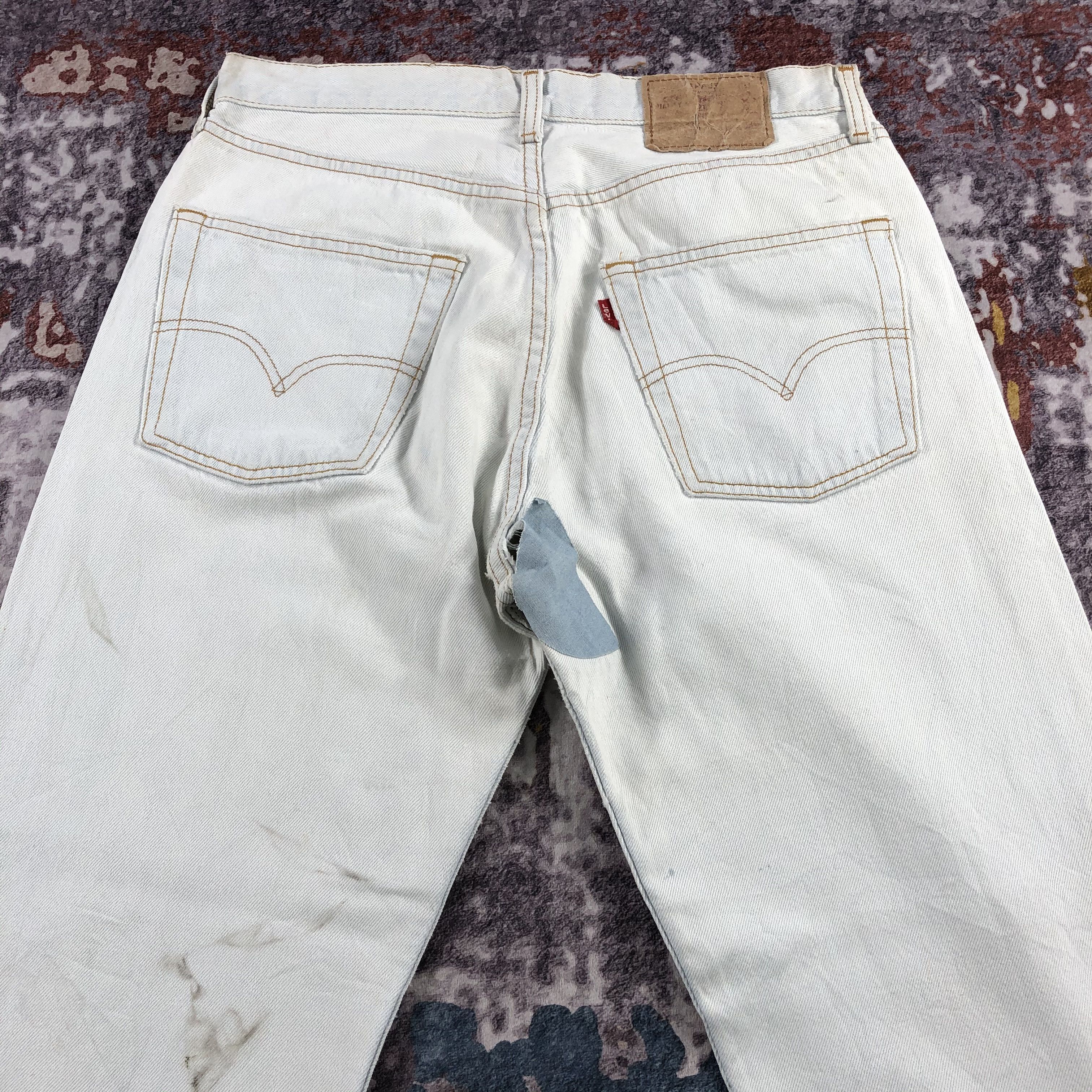 Levi's × Vintage Vintage 90s Light Wash Levis 501 Jeans-JM2525 Size US 32 / EU 48 - 5 Thumbnail