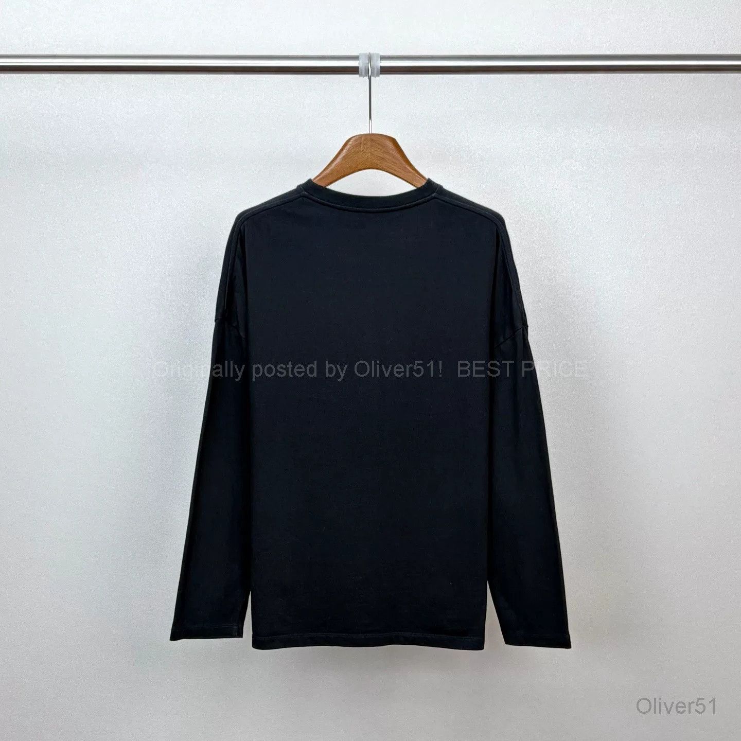 Loewe Loewe Black Embossed Logo Crewneck Sweatshirt BFAJWY259 Size XXS / US 00 / IT 34 - 2 Thumbnail