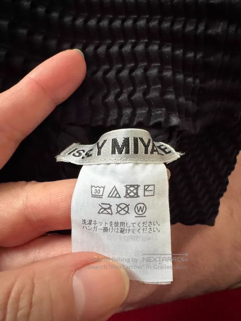 Issey Miyake Issey Miyake Black bubble fish scale top Size M / US 6-8 / IT 42-44 - 3 Thumbnail