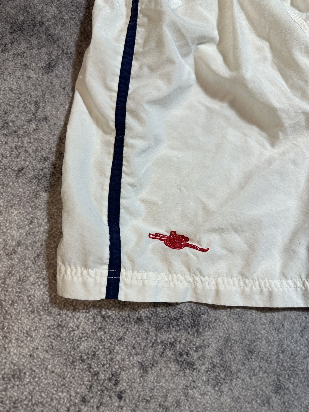 Nike × Vintage Vintage Very Rare Nike Arsenal Shorts 90s Soccer Items Size US 34 / EU 50 - 2 Thumbnail