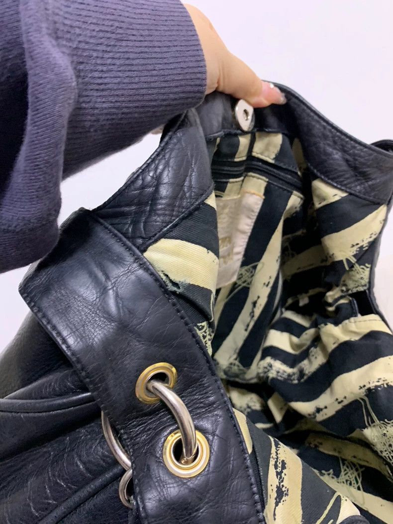 Vivienne Westwood Vivienne Westwood size os Black leather black Saturn tassel Size ONE SIZE - 8 Thumbnail