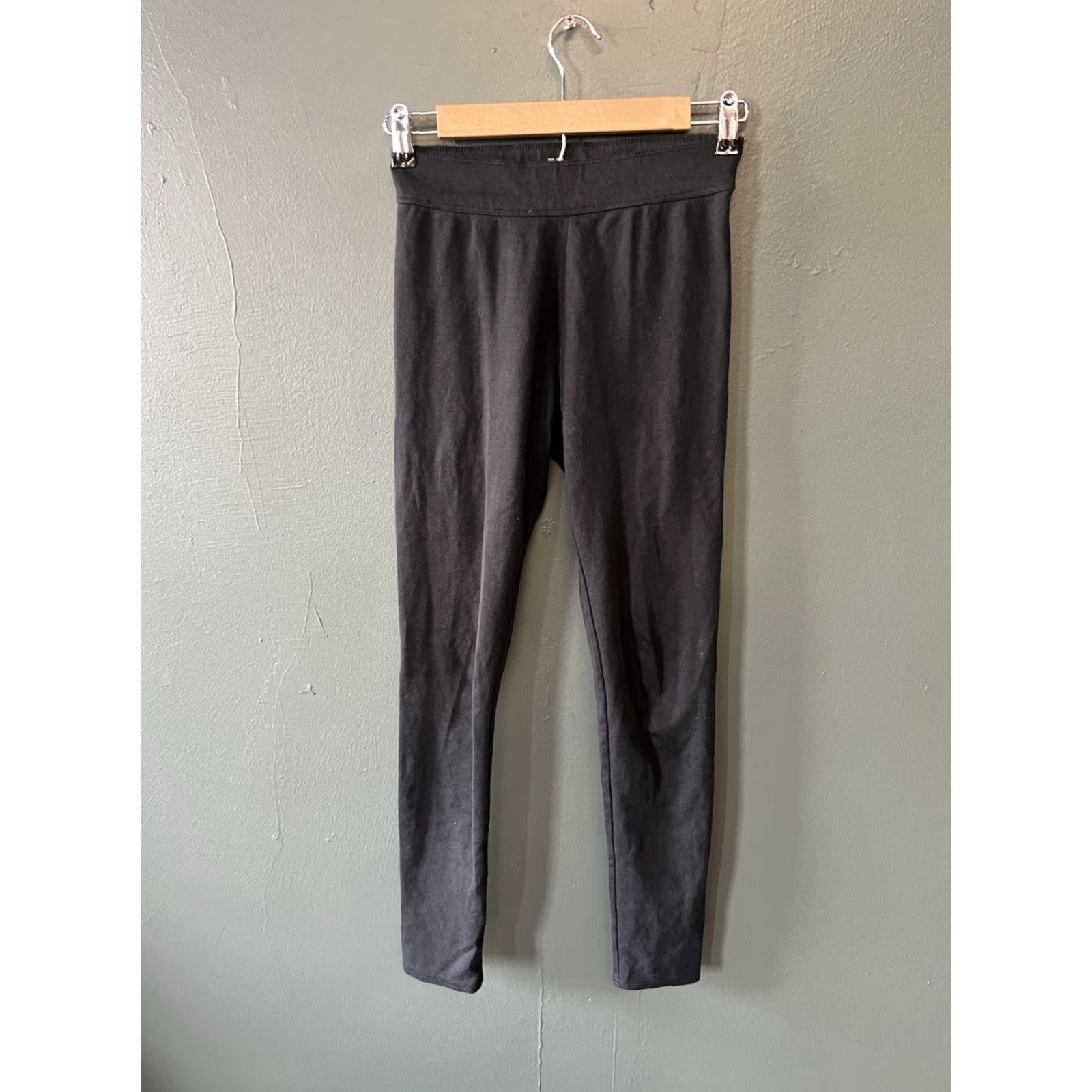 Abercrombie & Fitch Abercrombie & Fitch Womens Leggings Black Size Small Athletic Cropped Pullon Compression Activewear Size 28" / US 6 / IT 42 - 2 Thumbnail