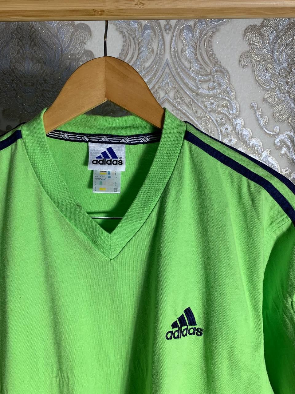 Adidas Vintage Adidas Original Equipment Retro T-shirt Y2K 90s Size US L / EU 52-54 / 3 - 2 Thumbnail