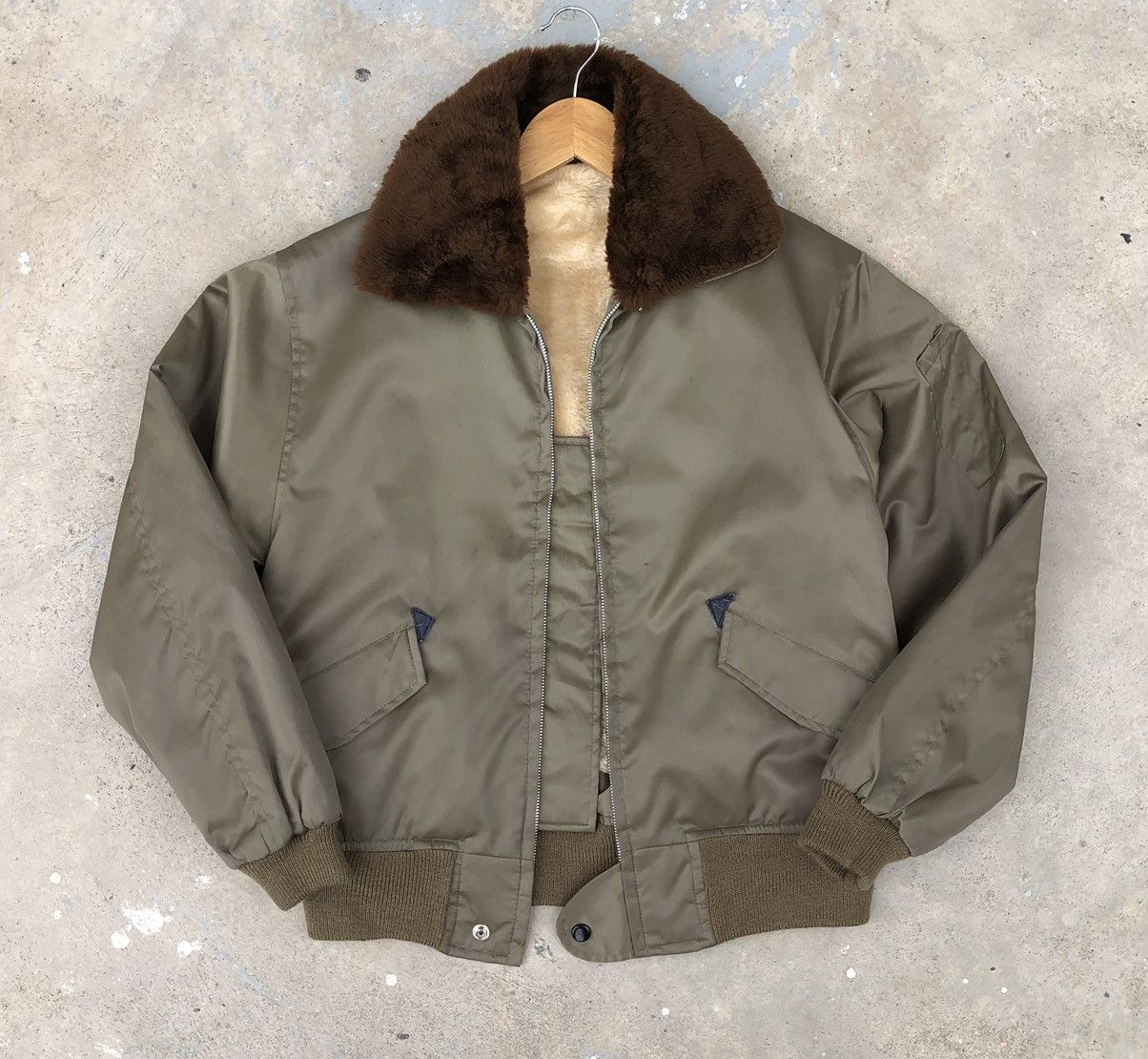 Vintage Vintage B-15 Style Military Nylon Bomber Jacket Size US M / EU 48-50 / 2 - 3 Thumbnail