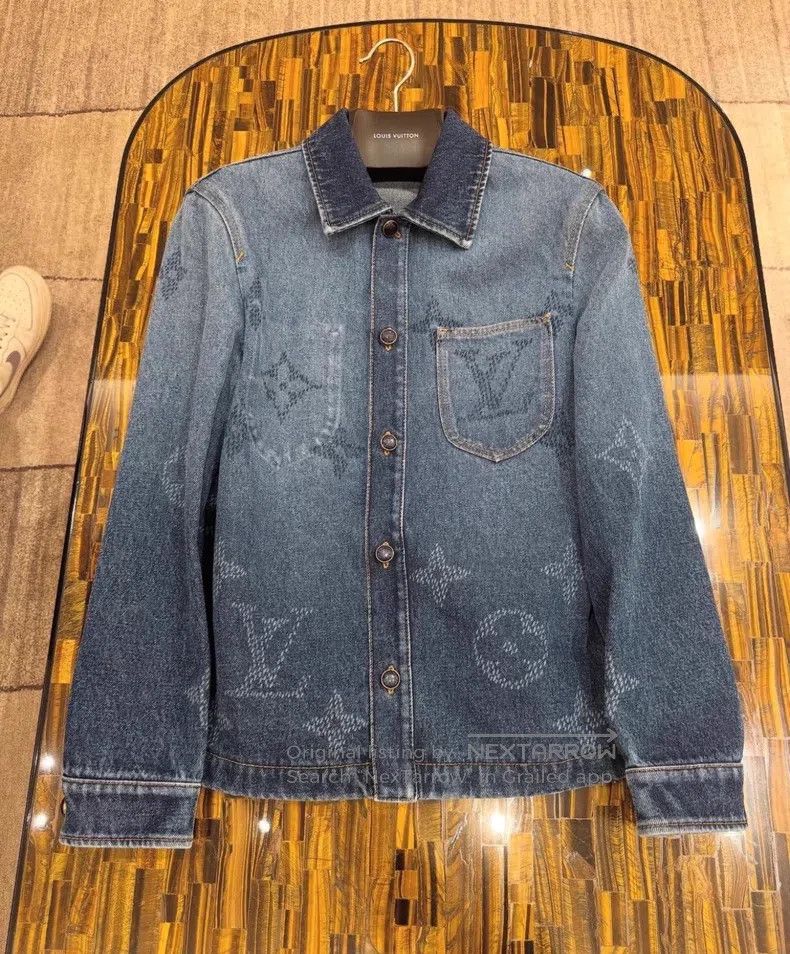Louis Vuitton Louis Vuitton Gradient logo leather denim jacket Size US S / EU 44-46 / 1 - 1 Thumbnail