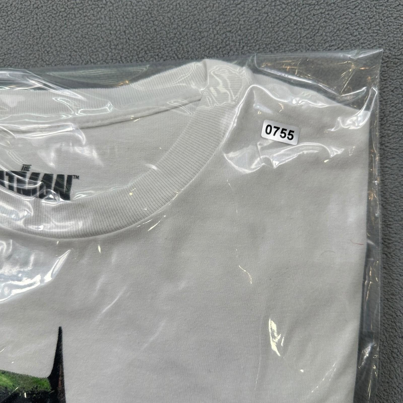 Other NWT The Batman Shirt 2XL Mens DC Comics White Movie Graphic Size US XXL / EU 58 / 5 - 6 Thumbnail