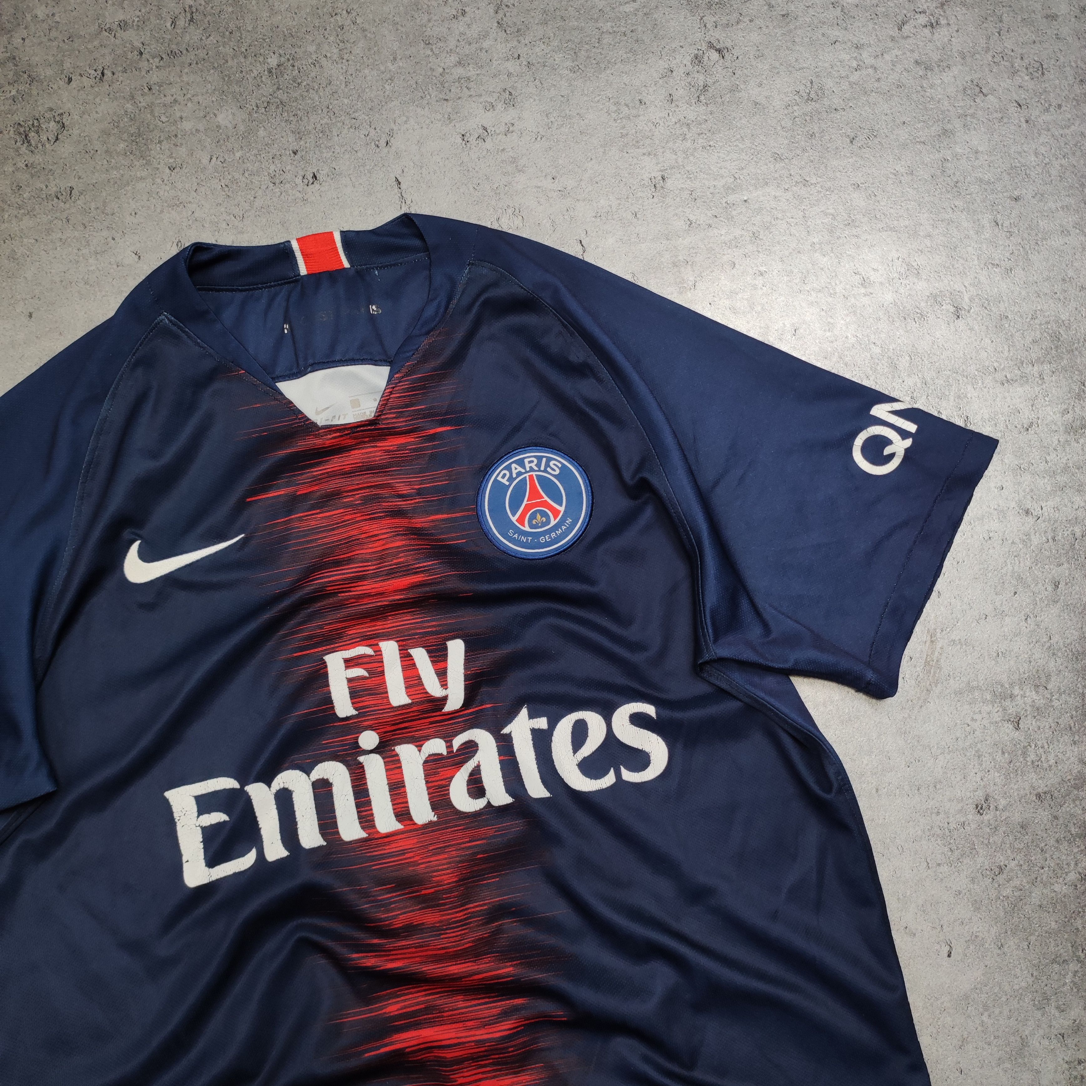 Nike RARE PSG Paris Saint Germain x Nike #7 Mbappe Jersey 2019 Size US M / EU 48-50 / 2 - 4 Thumbnail