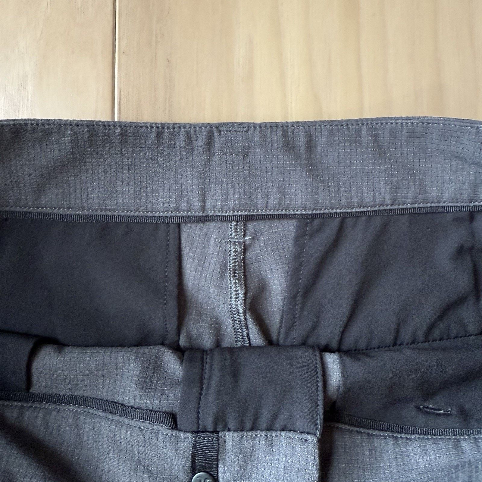 Lululemon Lululemon Commission Shorts 30 Gray Workout Athleisure Size US 30 / EU 46 - 6 Thumbnail