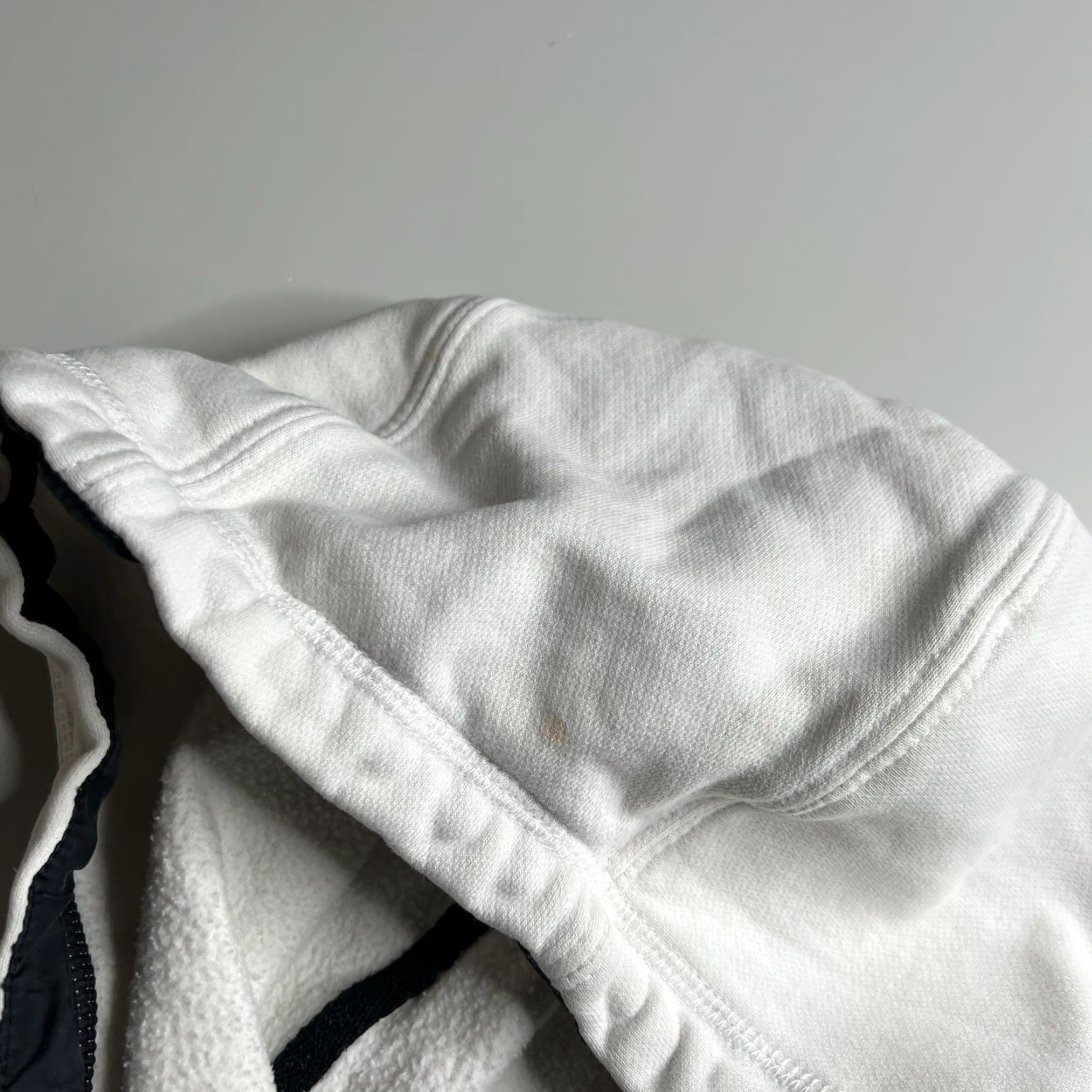 Nike VINTAGE Nike Pullover Hoodie White Swoosh Logo Mens M Light Stain Hoodie Mens M White Nike Pullover Hoodie 2000s Y2K Streetwear Size US M / EU 48-50 / 2 - 2 Thumbnail