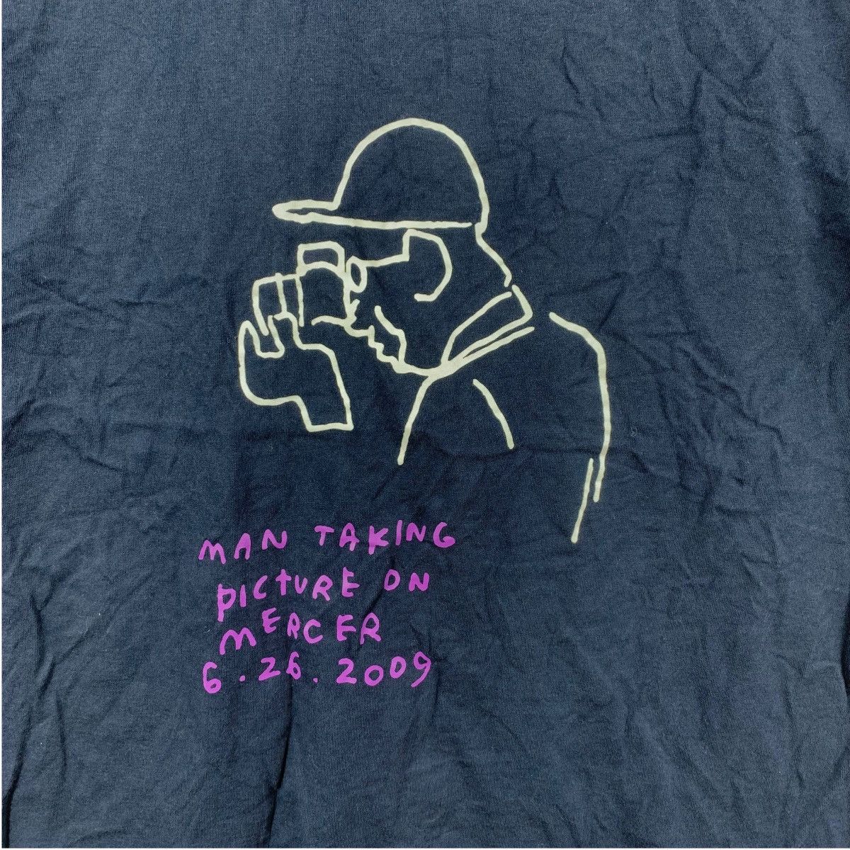 Uniqlo UNIQLO x JASON POLAN Man Taking Picture Sketch Tee Shirt Size US XL / EU 56 / 4 - 3 Thumbnail