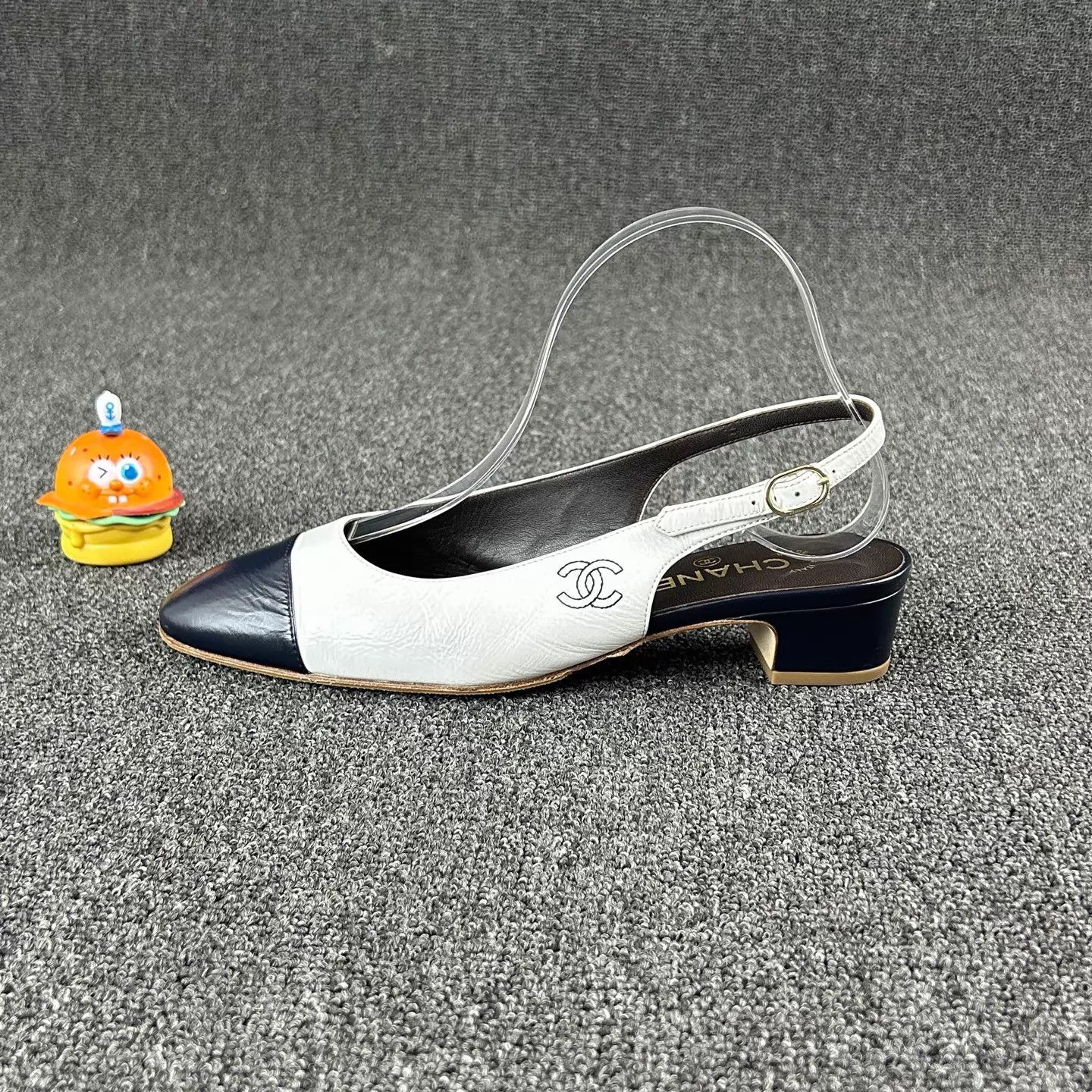Chanel Chanel White 25P Waxed Leather Mary Jane Shoes 39 Size US 8.5 / IT 38.5 - 3 Thumbnail