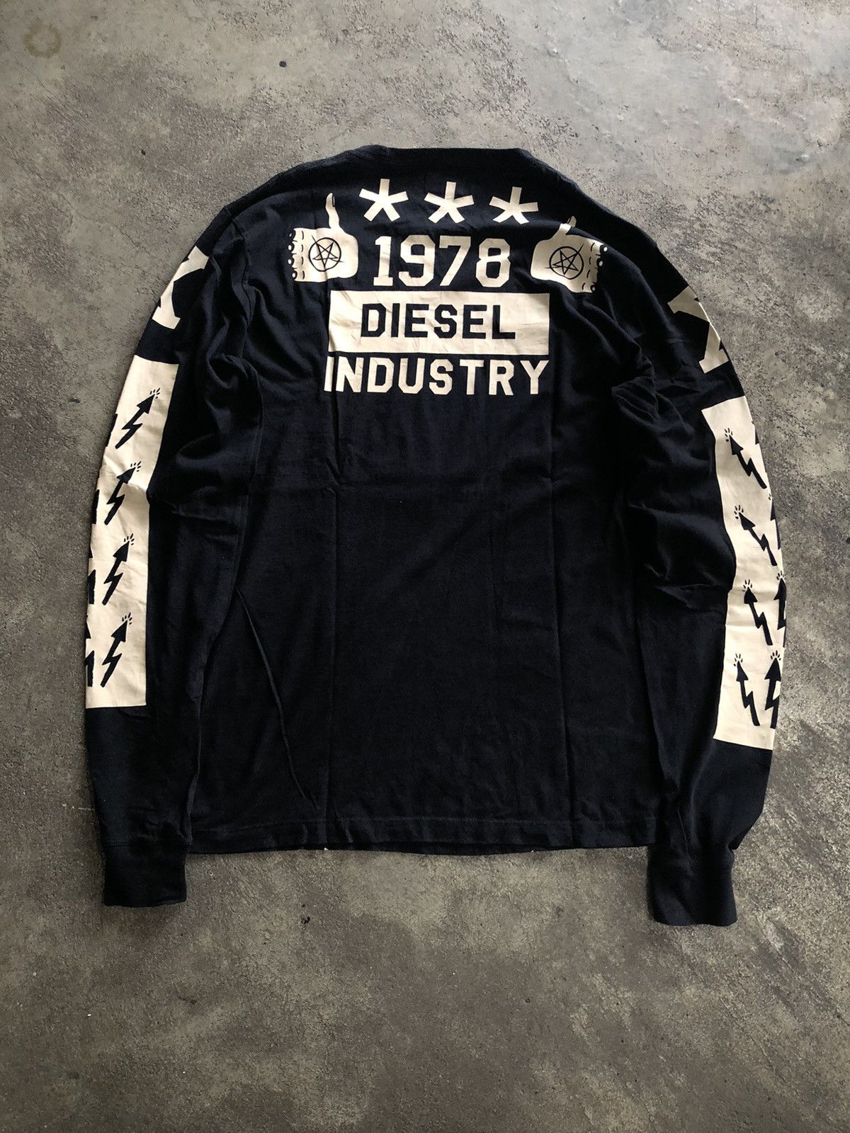 Diesel DIESEL LONG SLEEVE ILLUMINATI SKULL DESIGN Size US L / EU 52-54 / 3 - 7 Thumbnail