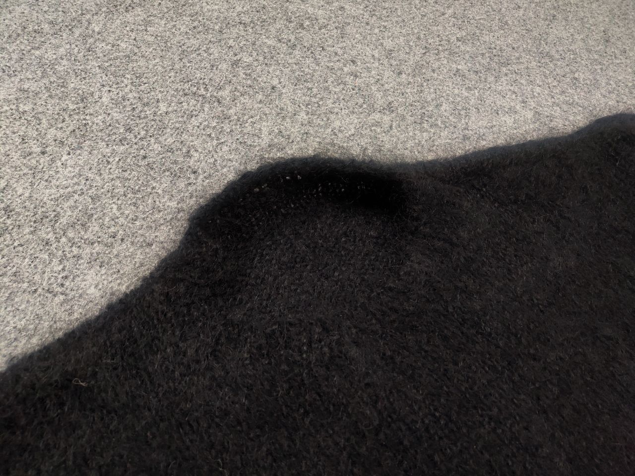 Vintage Vintage 90's Black Fuzzy Mohair Hand Knit Oversized Sweater Size M / US 6-8 / IT 42-44 - 8 Thumbnail