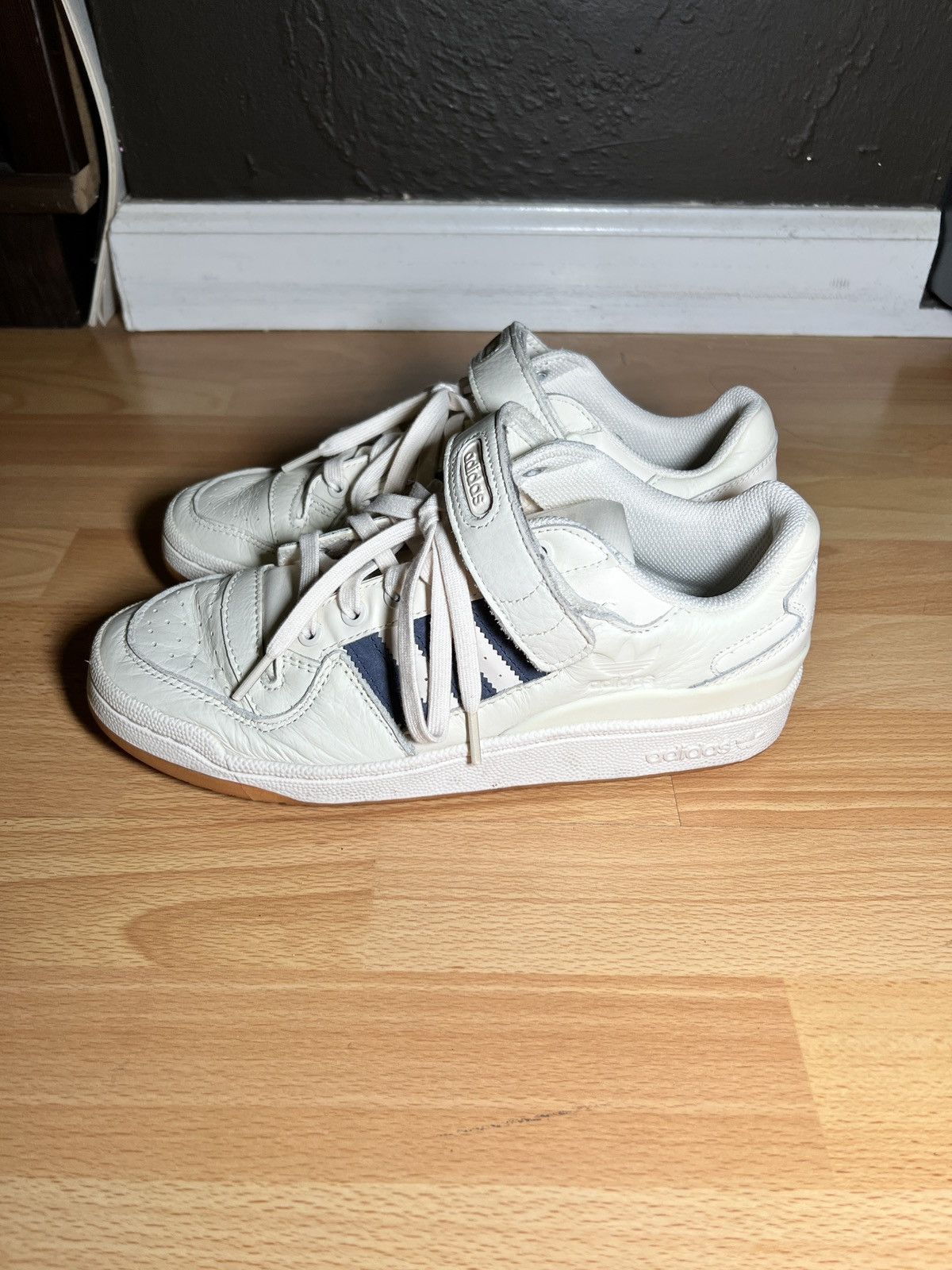 Adidas Forum 84 Low Size US 7.5 / EU 40-41 - 2 Thumbnail