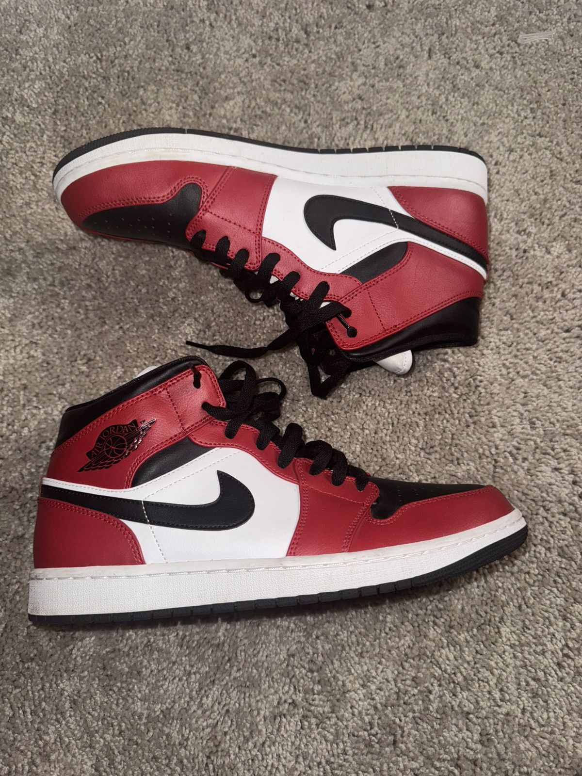 Jordan Brand Air Jordan 1 Mid Chicago Black Size US 11 / EU 44 - 8 Thumbnail
