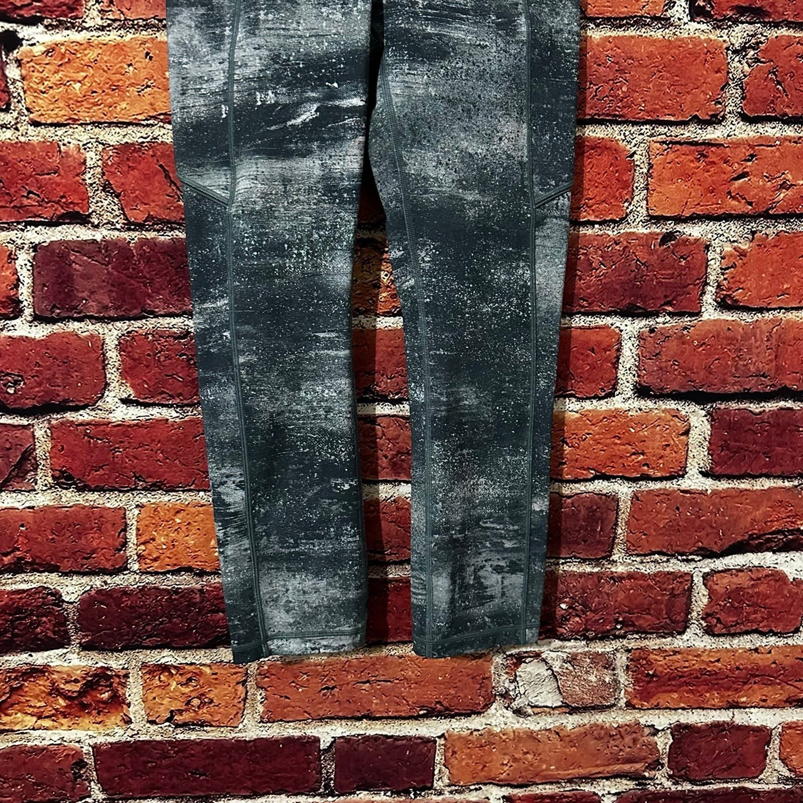 Lululemon lulu leggings size 2 Size 26" / US 2 / IT 38 - 3 Thumbnail