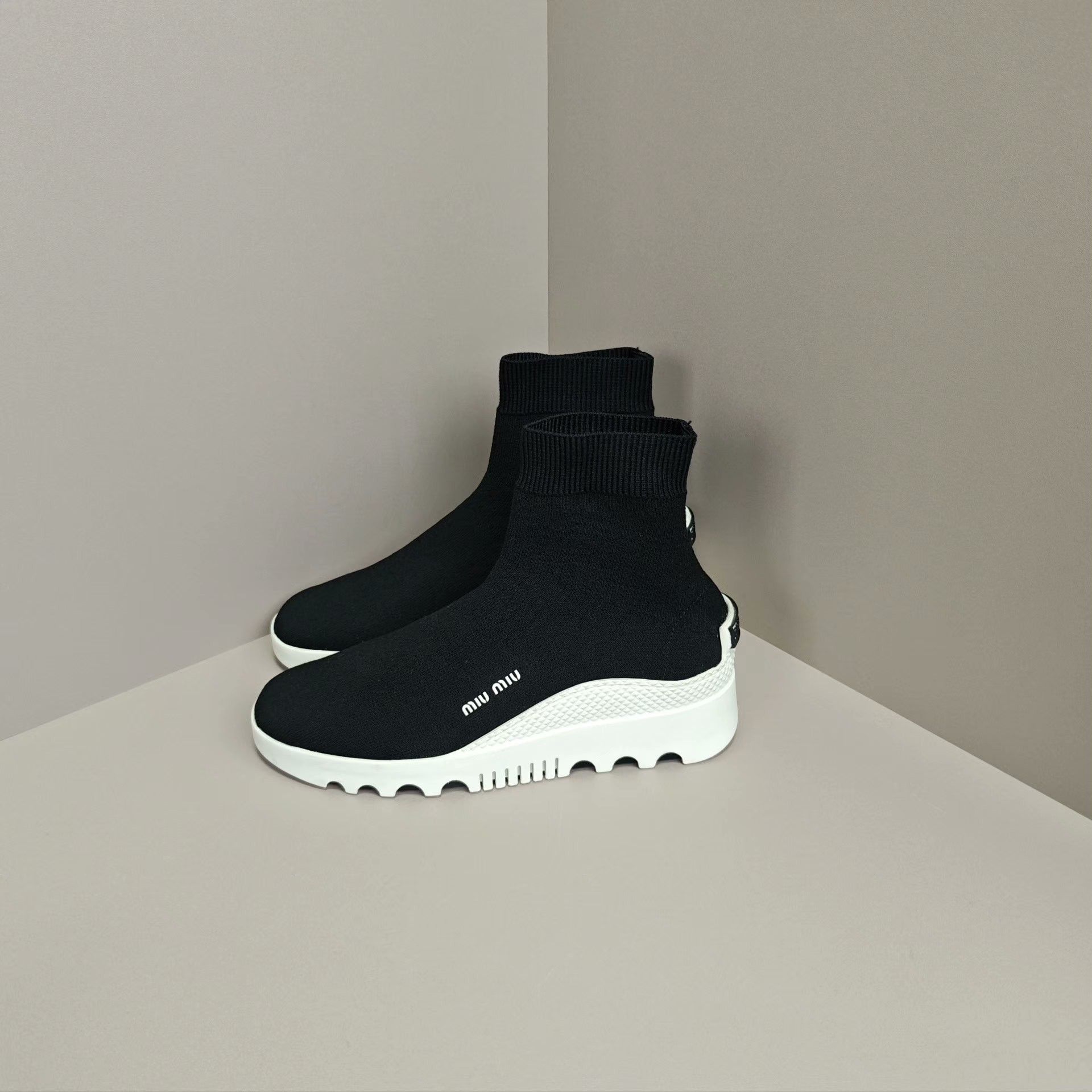 Miu Miu Miu Miu Hitop Sneakers us_5 Women Size US 5 / IT 35 - 1 Thumbnail