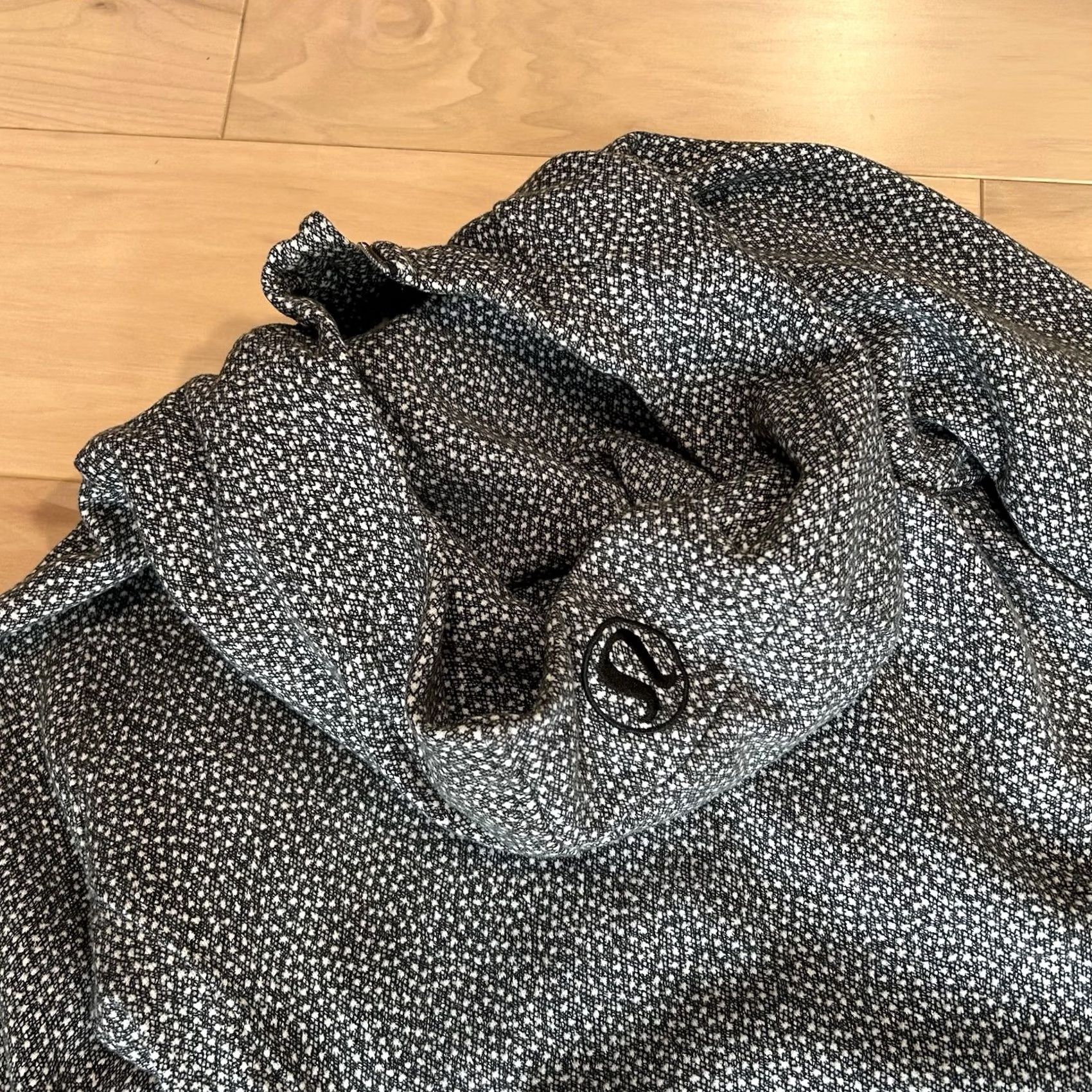 Lululemon Lululemon Scuba Hoodie Women’s 8 Black Spotted Full Zip Raglan Sleeve Activewear" Size M / US 6-8 / IT 42-44 - 4 Thumbnail