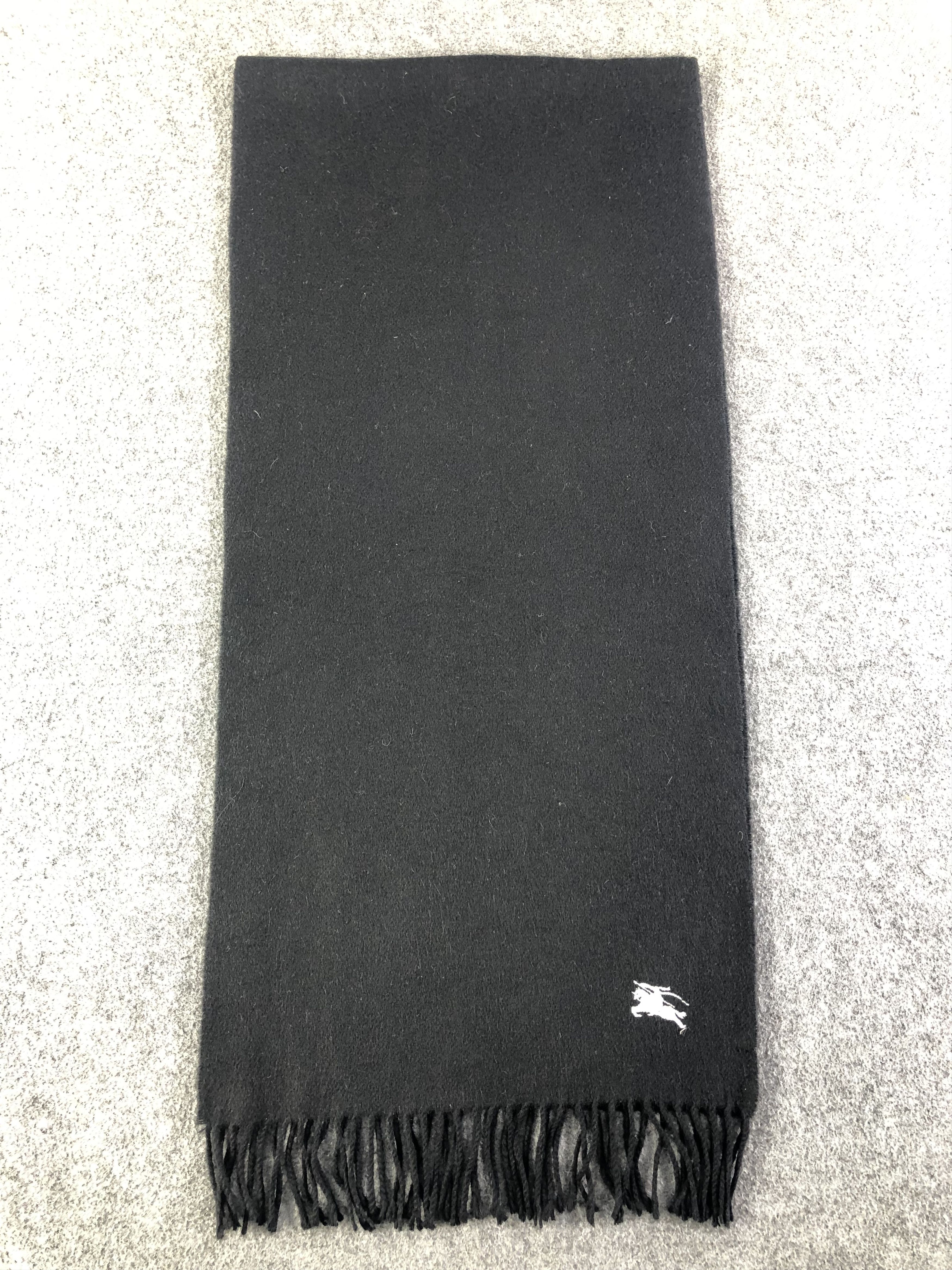 Burberry Burberry Scarf / Muffler / Neckwear Size ONE SIZE - 2 Thumbnail