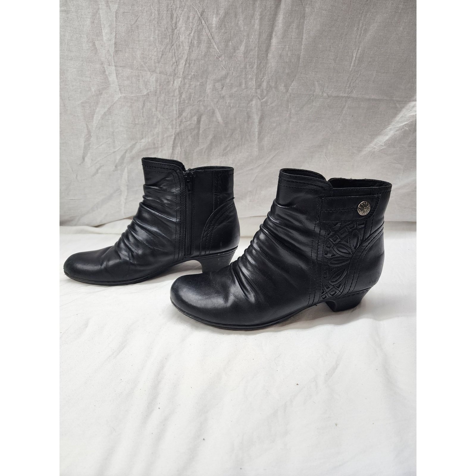 Rockport Womens Rockport Black Leather boots booties size 7 sh4 Size US 7 / IT 37 - 2 Thumbnail