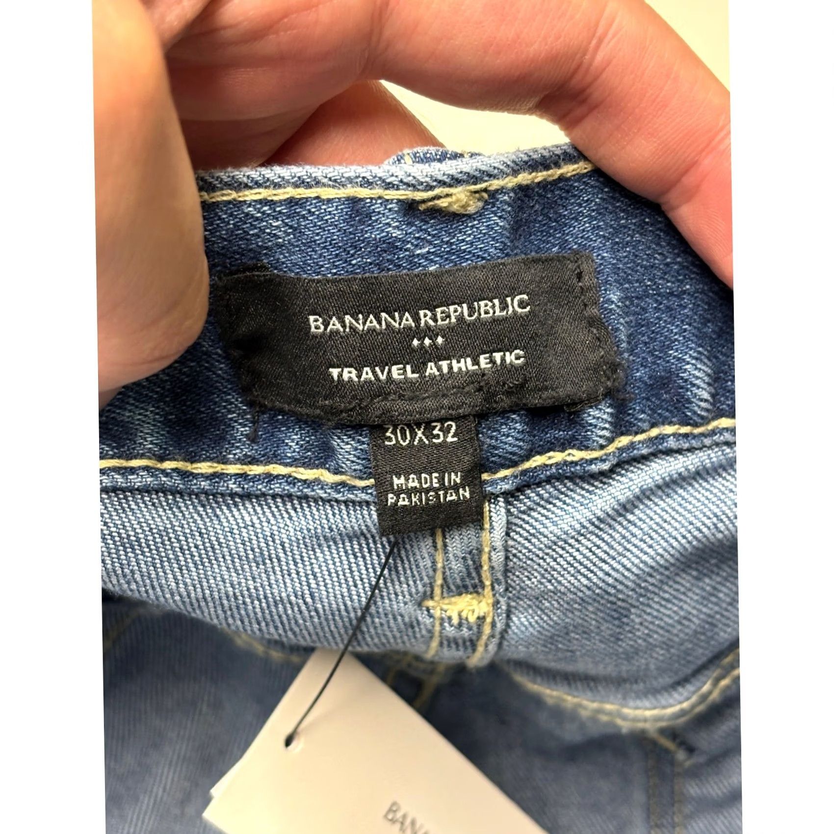 Banana Republic Banana Republic Travel Athletic Jeans Blue Mens 30x32 Jeans Athletic Blue Mens 30 Inseam 32 Medium Wash Vintage No NWT NWT Size US 30 / EU 46 - 4 Thumbnail