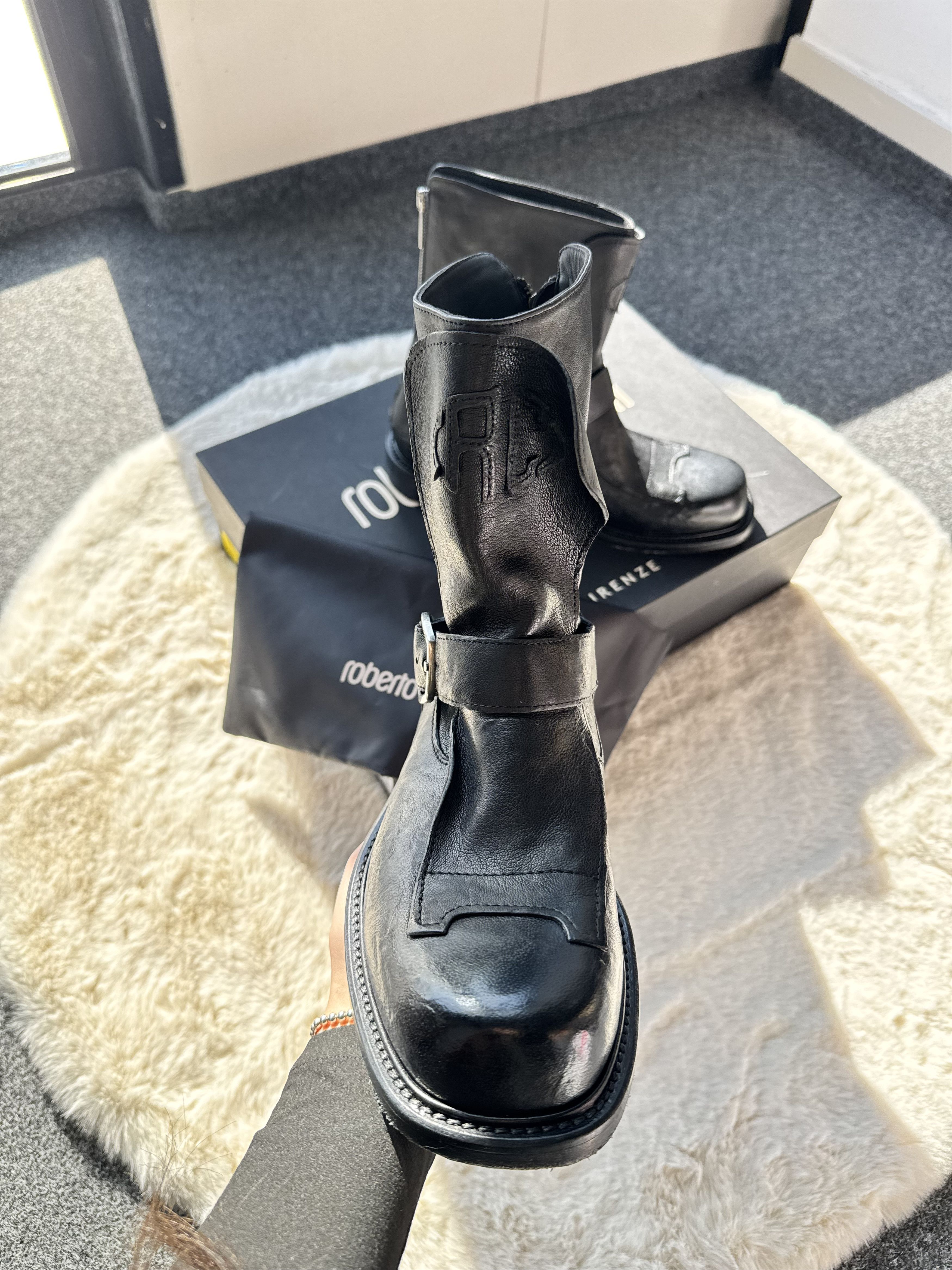 Roberto Cavalli Roberto Cavalli Combact Black Leather ankle cowboy boots 42 Size US 9 / EU 42 - 5 Thumbnail