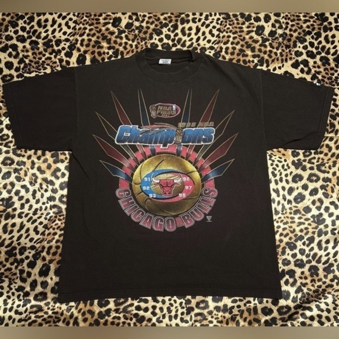 NBA × Starter × Vintage Vintage Chicago Bulls Starter Champions 1998 T-Shirt Size US L / EU 52-54 / 3 - 1 Thumbnail