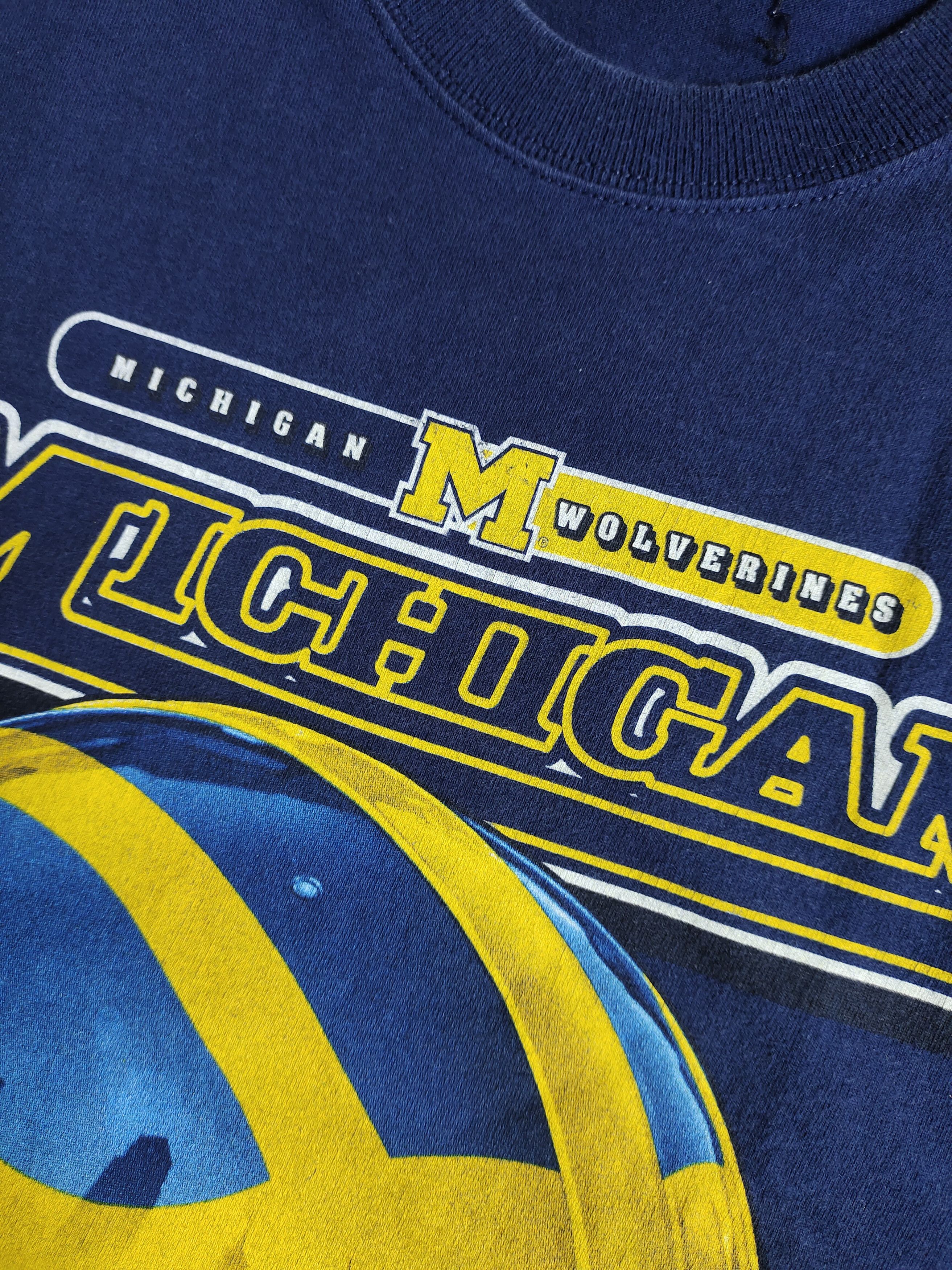 Vintage Vintage Michigan Wolverines Helmet 90s T-shirt Size US L / EU 52-54 / 3 - 6 Thumbnail