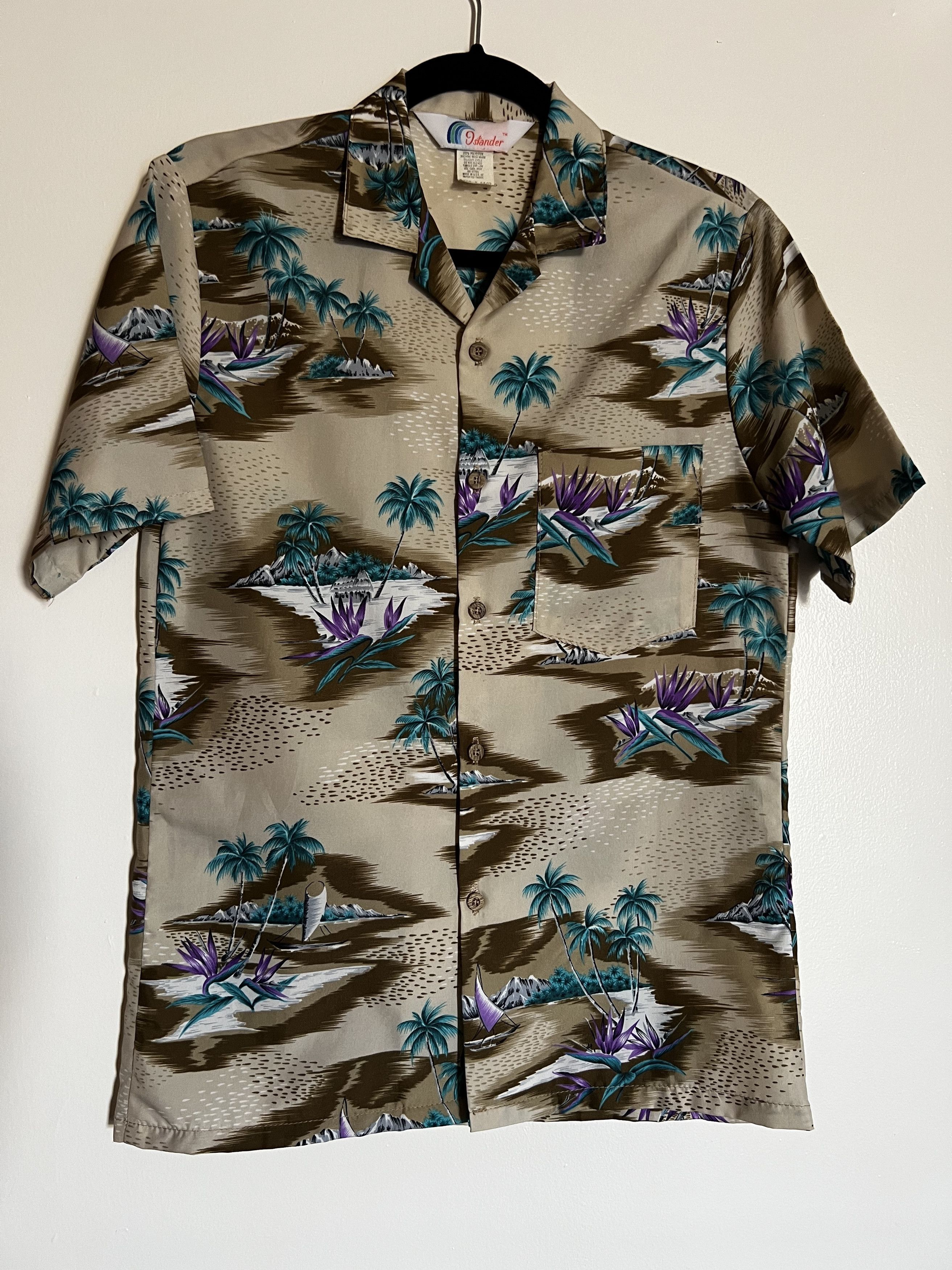 Vintage 1970's Hawaiian Island Aloha Button Up Shirt