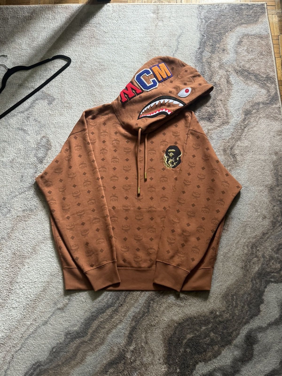 Bape × MCM BAPE x MCM Year of the Dragon Shark Pullover Hoodie - Brown Size US L / EU 52-54 / 3 - 1 Thumbnail