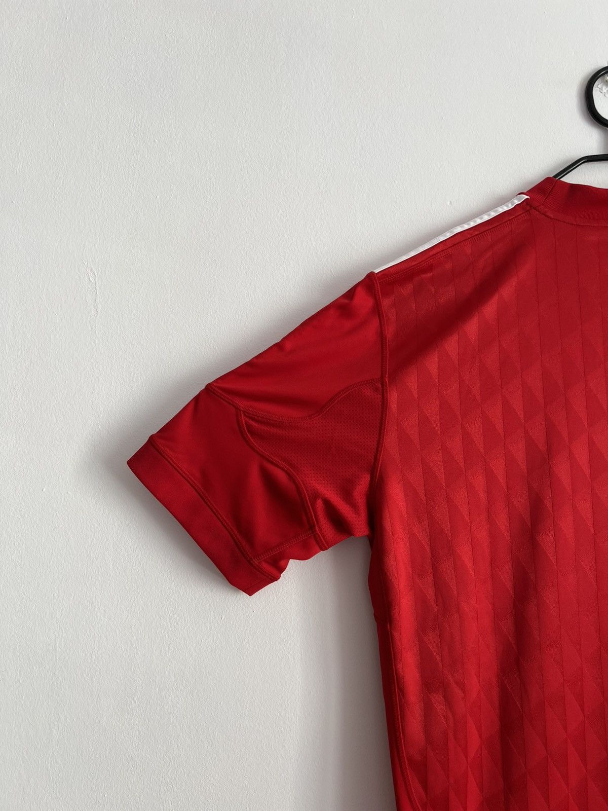 Adidas Vintage Liverpool 2010/12 Adidas Soccer Jersey XL size Size US XL / EU 56 / 4 - 6 Thumbnail