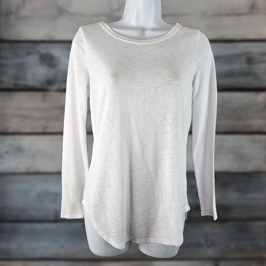 Athleta Athleta Womens Long Sleeve Top 2XS White Solid Back Cut Out Pullover Casual Activewear Women Size XXS / US 00 / IT 34 - 1 Thumbnail