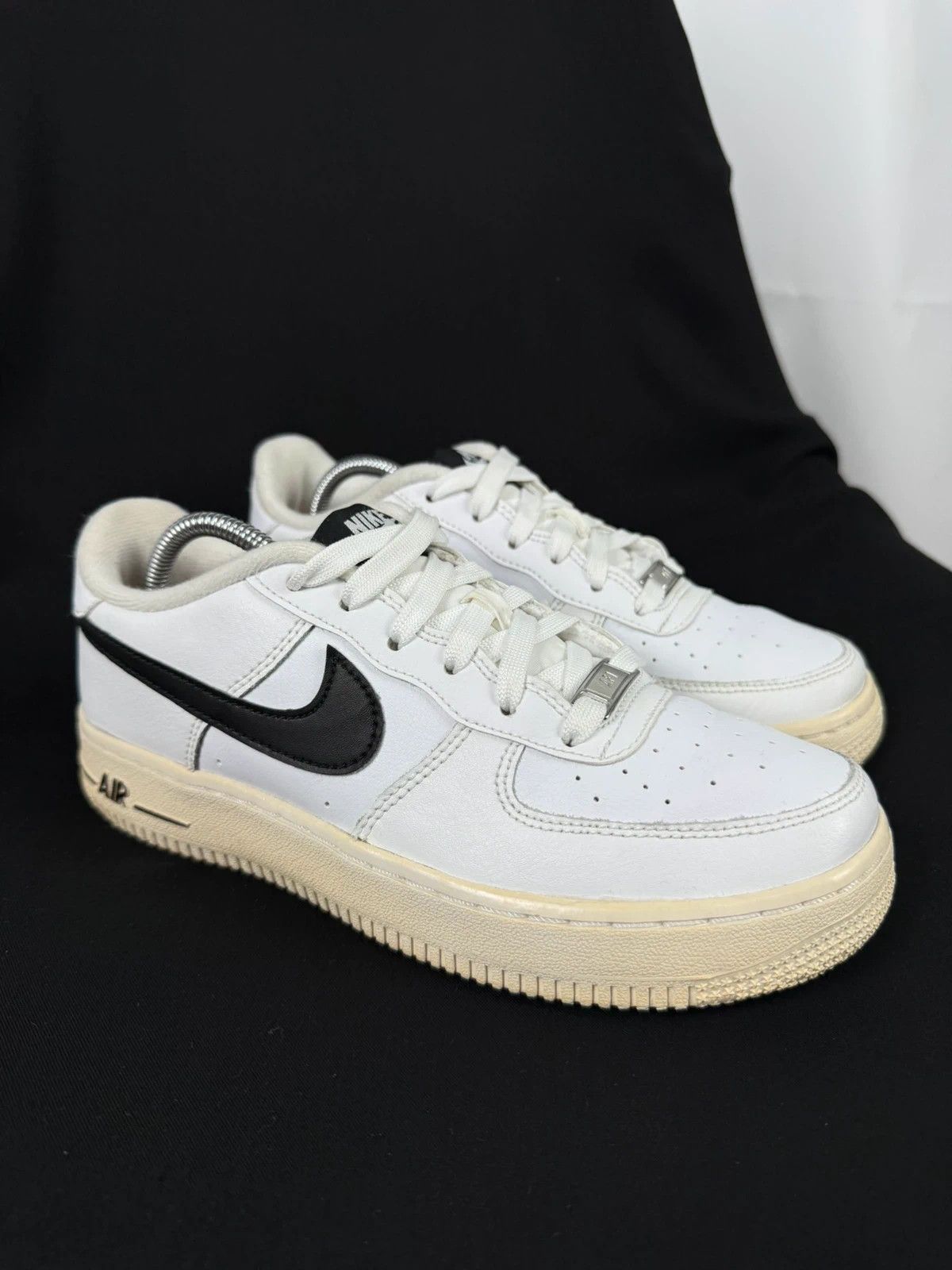 Nike Nike Air Force 1 Trainers size 37.5 Size US 7 / IT 37 - 1 Thumbnail