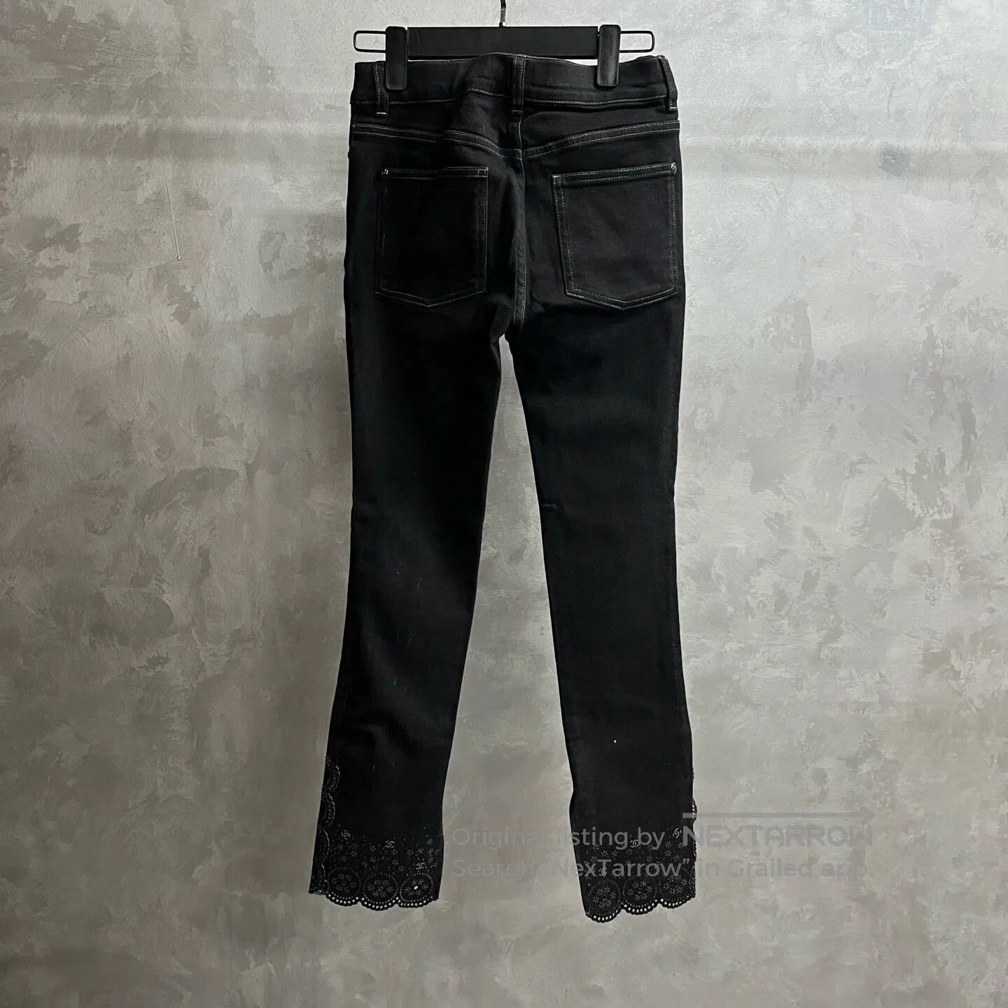 Chanel Chanel size 34 Solid-colored lace-trimmed mid-rise straigh Size 25" / US 0 / IT 36 - 2 Thumbnail