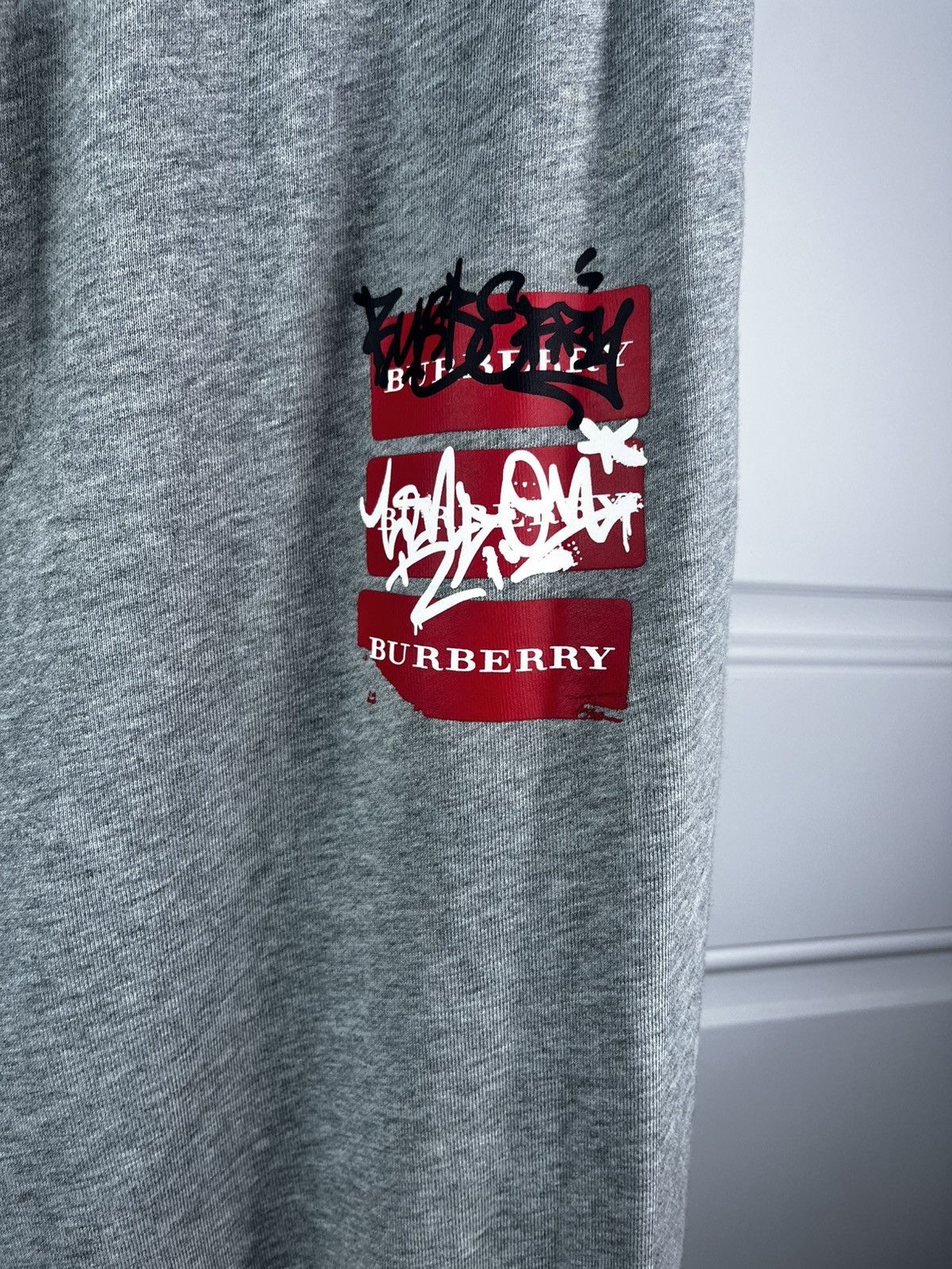 Burberry Burberry Coledon Lounge Sweatpants Size L Gray Graffiti Size US 36 / EU 52 - 2 Thumbnail