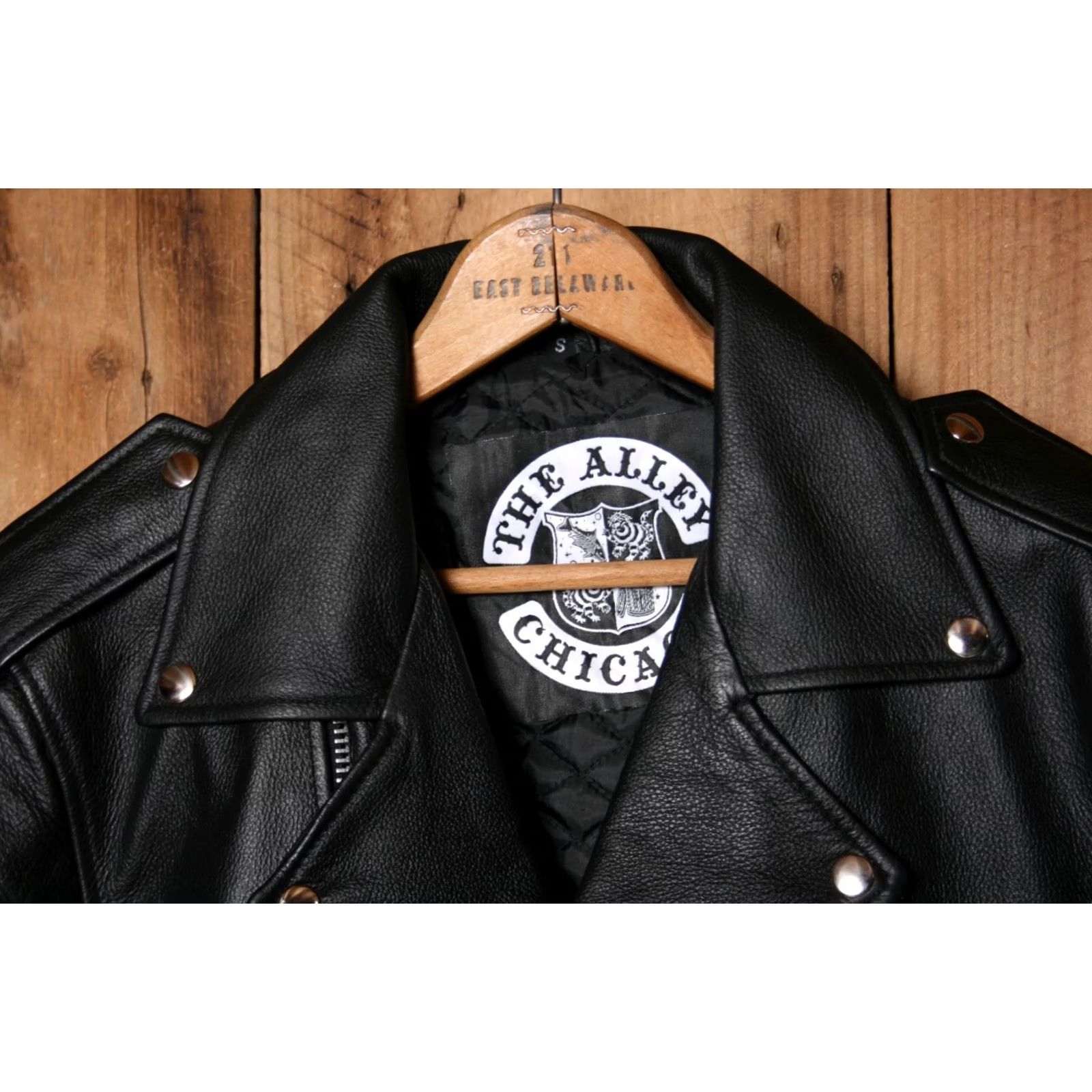 Vintage THE ALLEY CHICAGO Black Leather Motorcycle Biker Jacket Men's Sz. S (Fits S/M) Jacket Mens Leather Biker Zip Belted Quilt Lined Lightly Insulated Size US S / EU 44-46 / 1 - 2 Thumbnail
