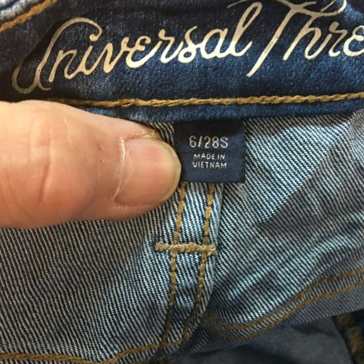 Vintage Universal Thread Women's Skinny Jeans Size 6 Mid Wash Blue Denim 30X26 Size 28" / US 6 / IT 42 - 6 Thumbnail