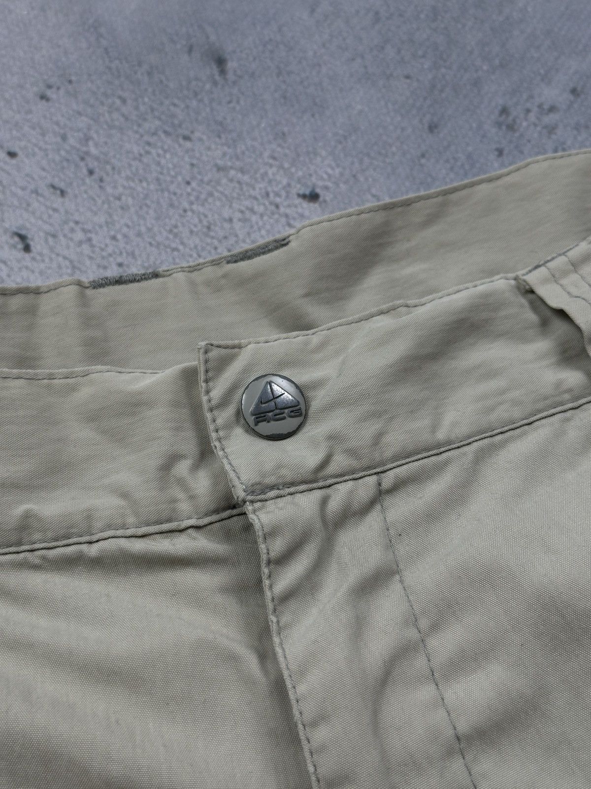 Nike ACG 90s Nike ACG Cargo Shorts 00s Vintage Hiking y2k Outdoor Size US 36 / EU 52 - 11 Thumbnail