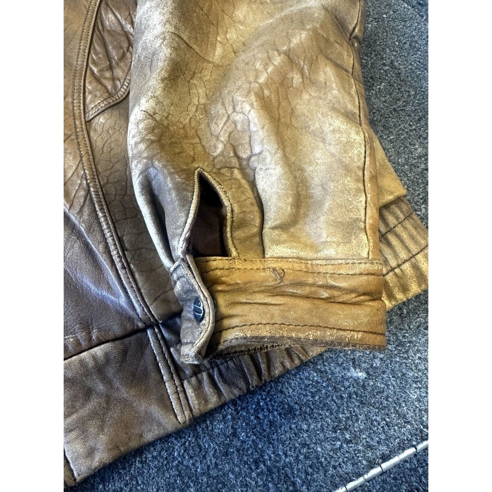Vintage VINTAGE Mirage Distressed Flight Bomber Jacket Leather Rust Brown 80s Size 46 Mens Jacket Size US S / EU 44-46 / 1 - 3 Thumbnail