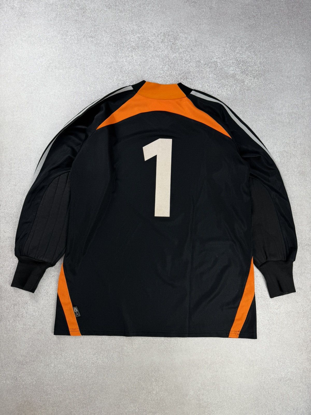Adidas Vintage Adidas Goalkeeper Jersey Men’s Size M Size US M / EU 48-50 / 2 - 10 Thumbnail