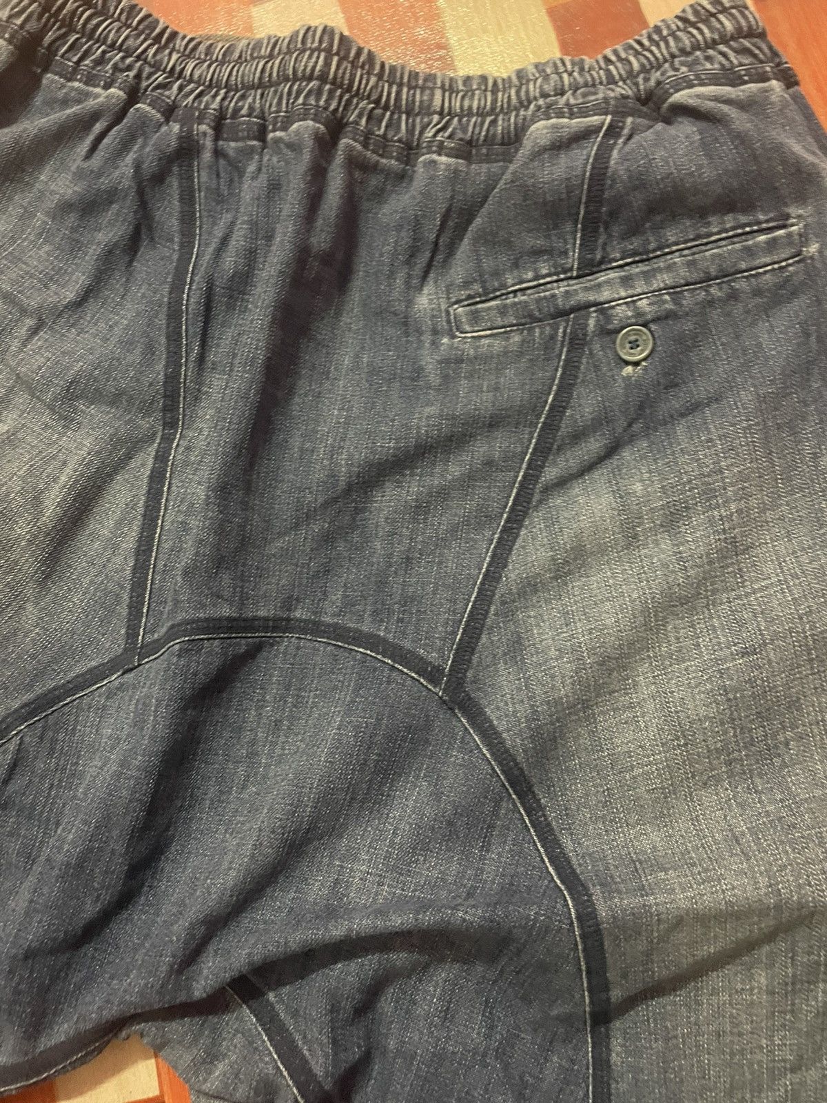 Neil Barrett Neil Barret -leg pants with an elasticated, cinched ankle Size US 32 / EU 48 - 11 Thumbnail
