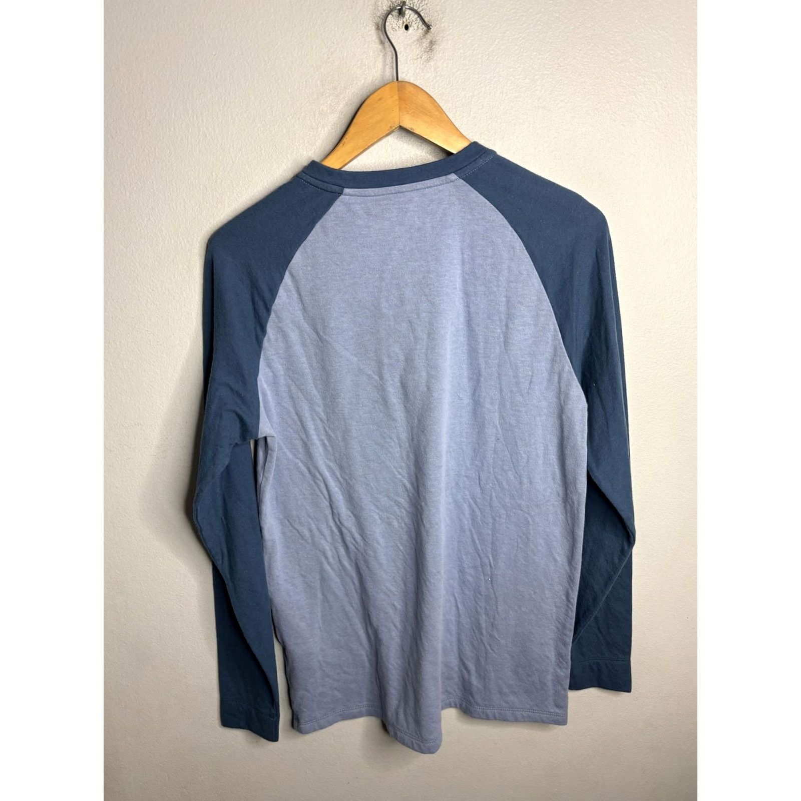 Vineyard Vines Vineyard Vines Shirt Mens Small Blue Gray Henley Raglan Long Sleeve Whale Logo Shirt Size US S / EU 44-46 / 1 - 6 Thumbnail