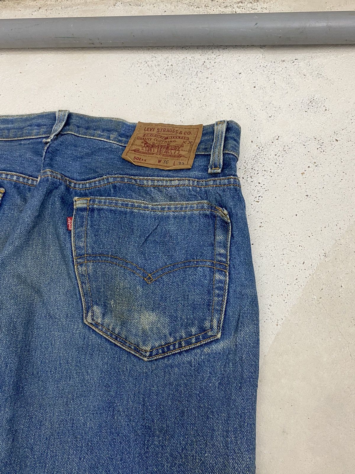 Levi's Vintage 90s Levis 501 XX Button Fly 552 Distressed Blue Jean Size US 34 / EU 50 - 18 Thumbnail