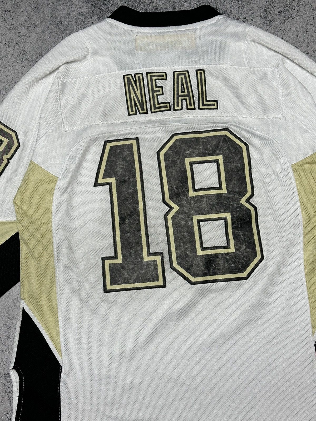 NHL Pittsburgh Penguins NHL James Neal #18 Jersey Size US S / EU 44-46 / 1 - 9 Thumbnail