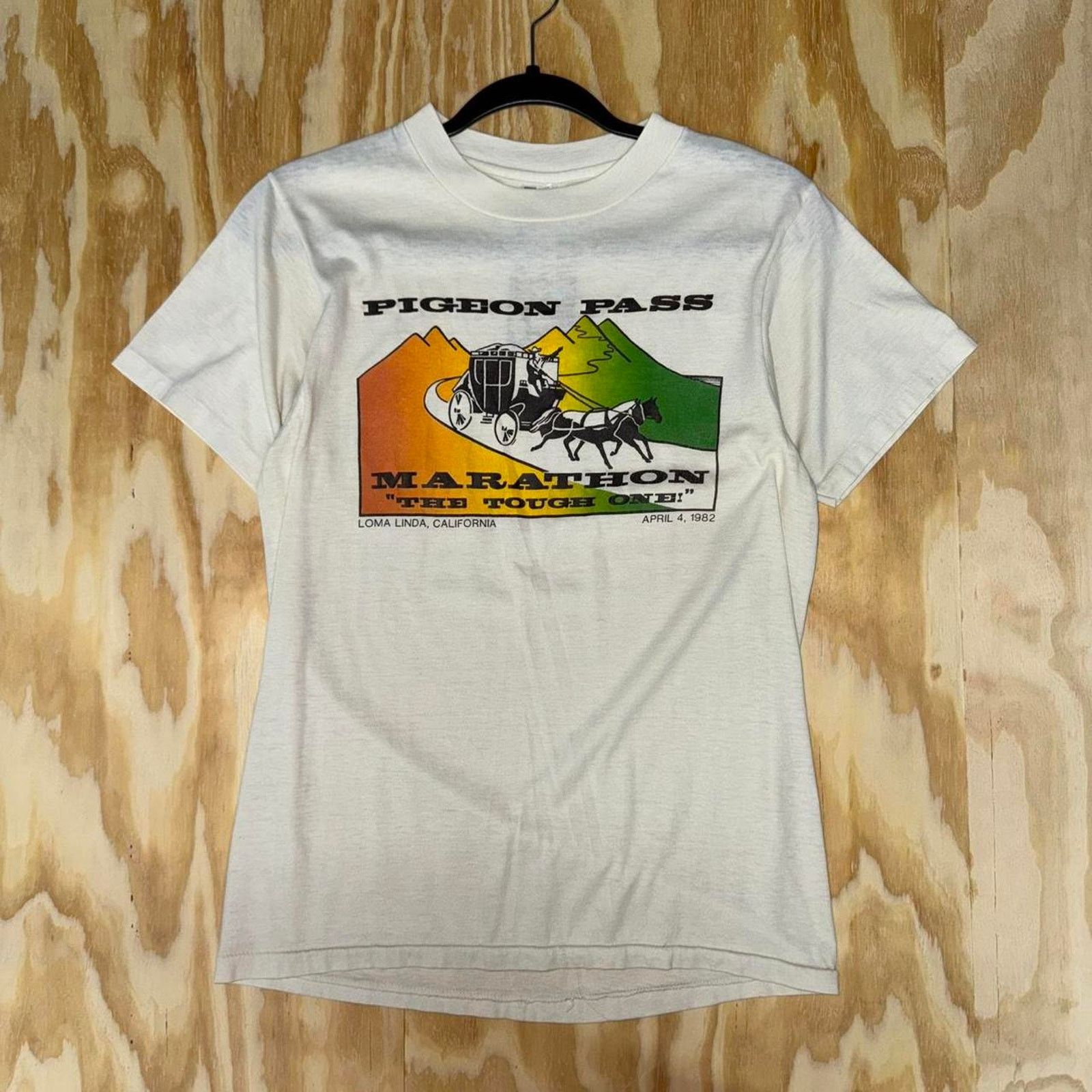 Hanes Vintage "I survived" pigeon pass marathon 1980s t-shirt Size US M / EU 48-50 / 2 - 1 Thumbnail