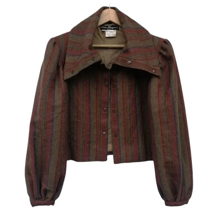 Salvatore Ferragamo Vintage Salvatore Ferragamo Wool Crop Tops Jacket Size M / US 6-8 / IT 42-44 - 12 Thumbnail