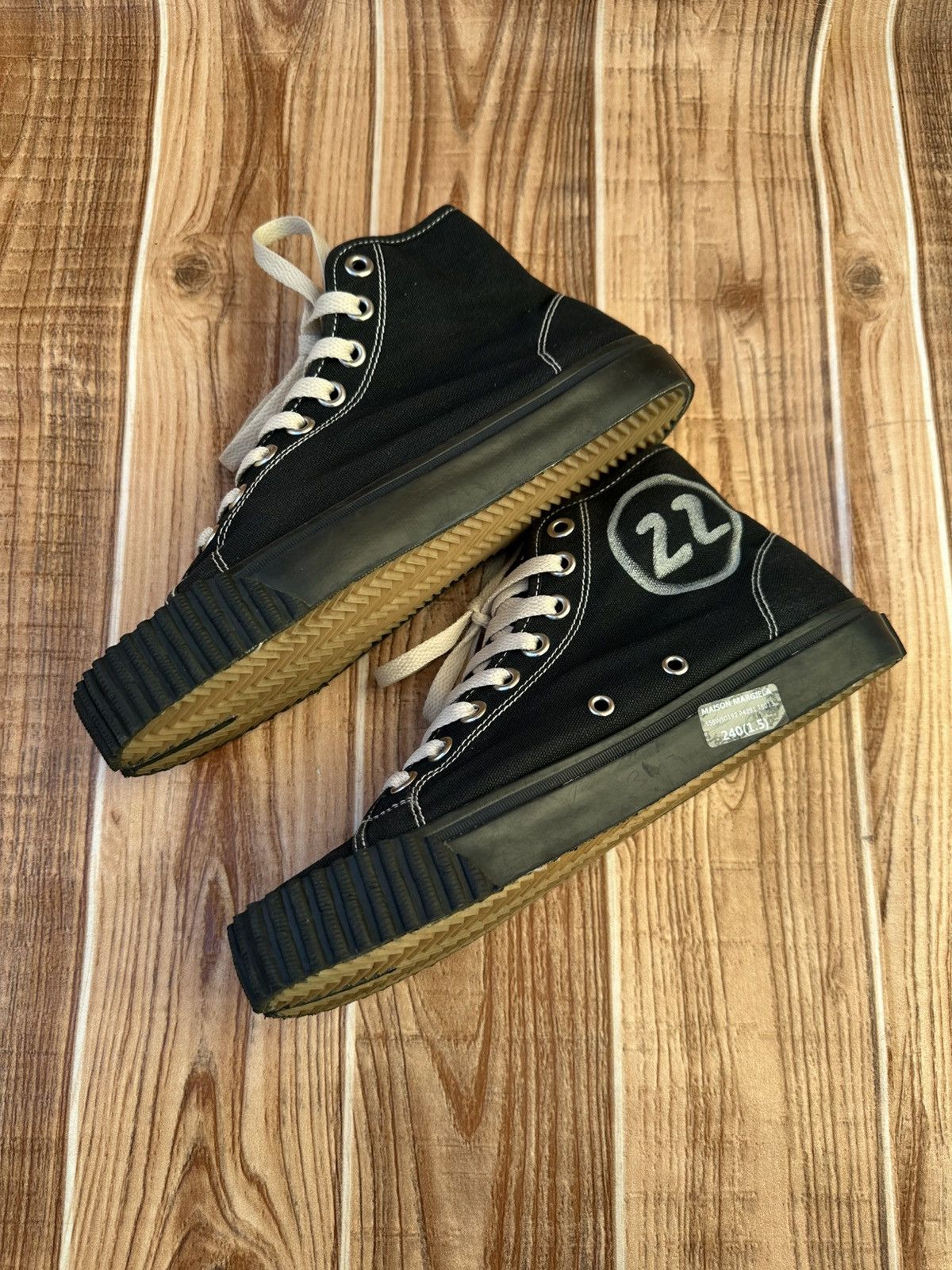 Maison Margiela Maison margiela Tabi Canvas Hightop Black Sneaks 22. Size US 8 / IT 38 - 16 Thumbnail